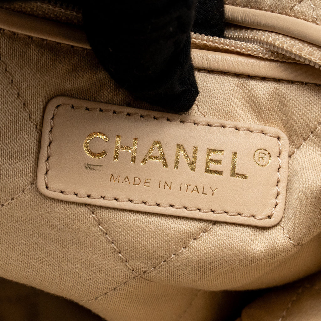 CHANEL LARGE 22 BAG SHINY CALFSKIN WHITE GHW (MICROCHIP)