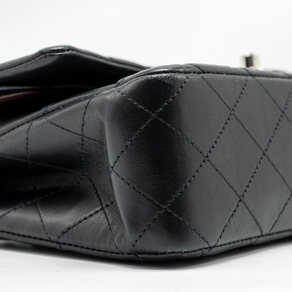 CHANEL MEDIUM CLASSIC DOUBLE FLAP BAG LAMBSKIN BLACK SHW