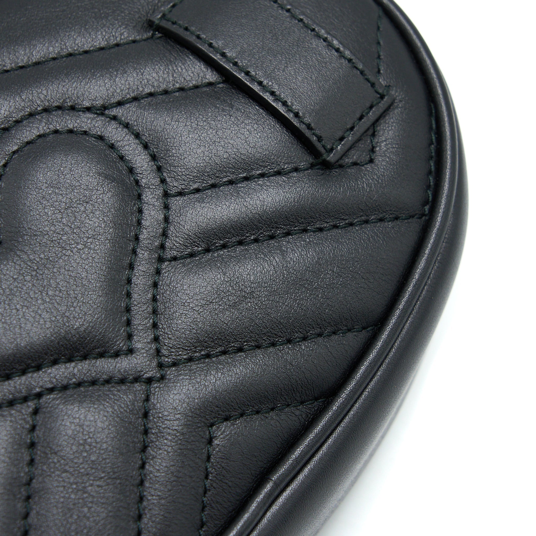 GUCCI MARMONT ROUND BELT BAG BLACK GHW