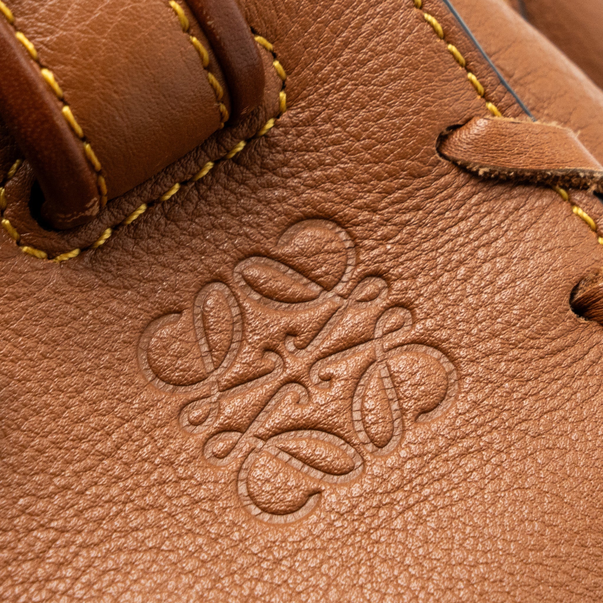 LOEWE SMALL HAMMOCK BAG CALFSKIN CARAMEL GHW