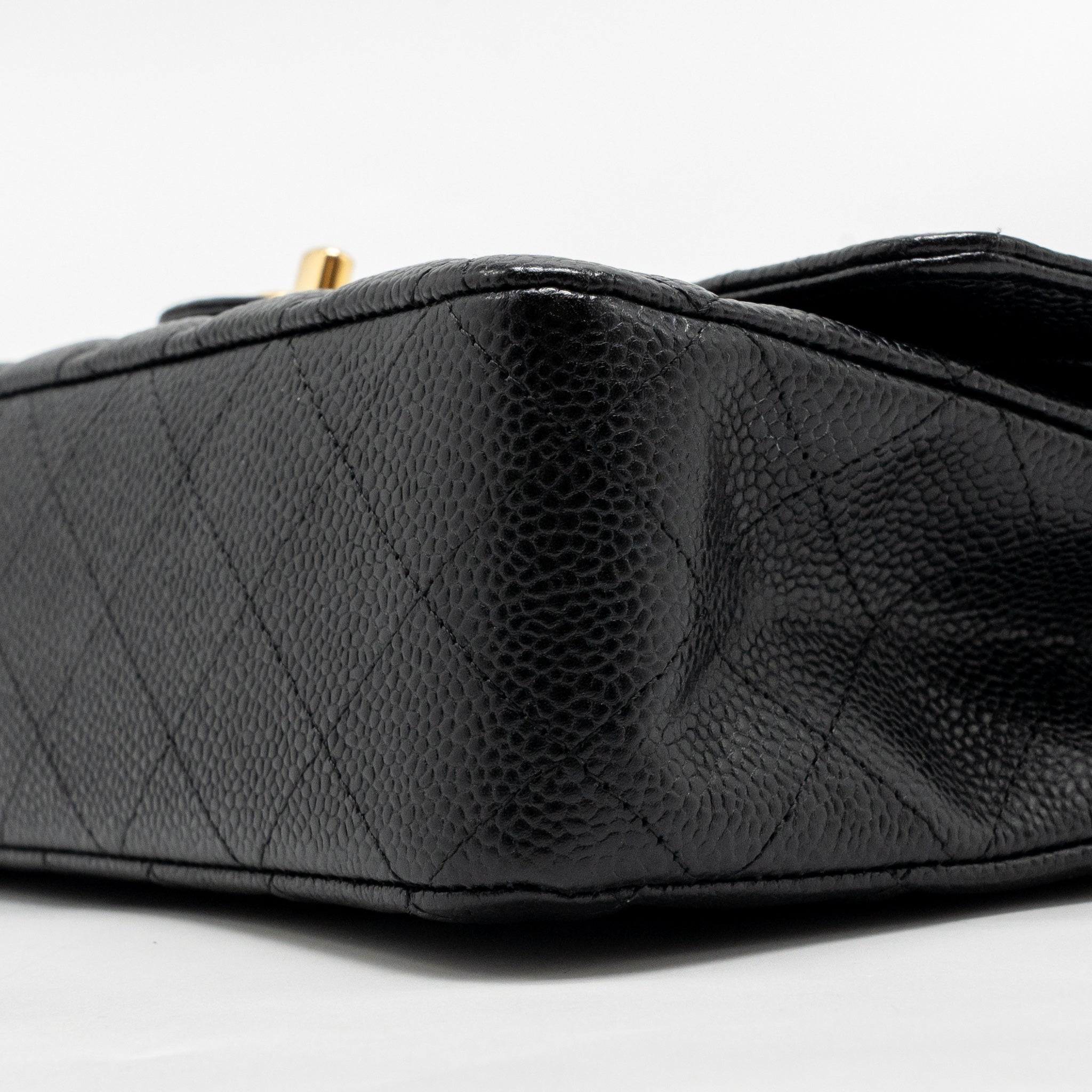 CHANEL MEDIUM CLASSIC DOUBLE FLAP BAG CAVIAR BLACK GHW