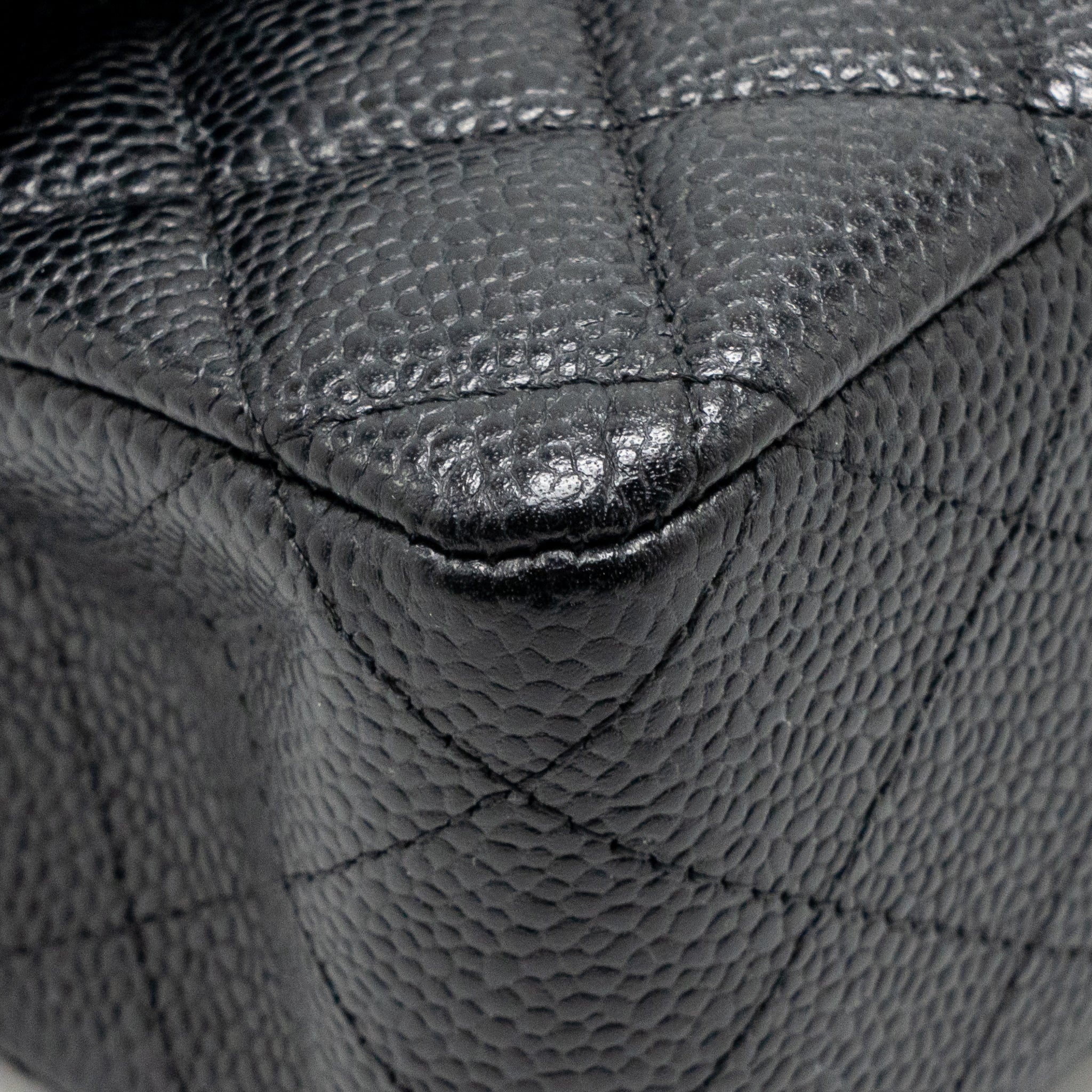 CHANEL MEDIUM CLASSIC DOUBLE FLAP BAG CAVIAR BLACK GHW