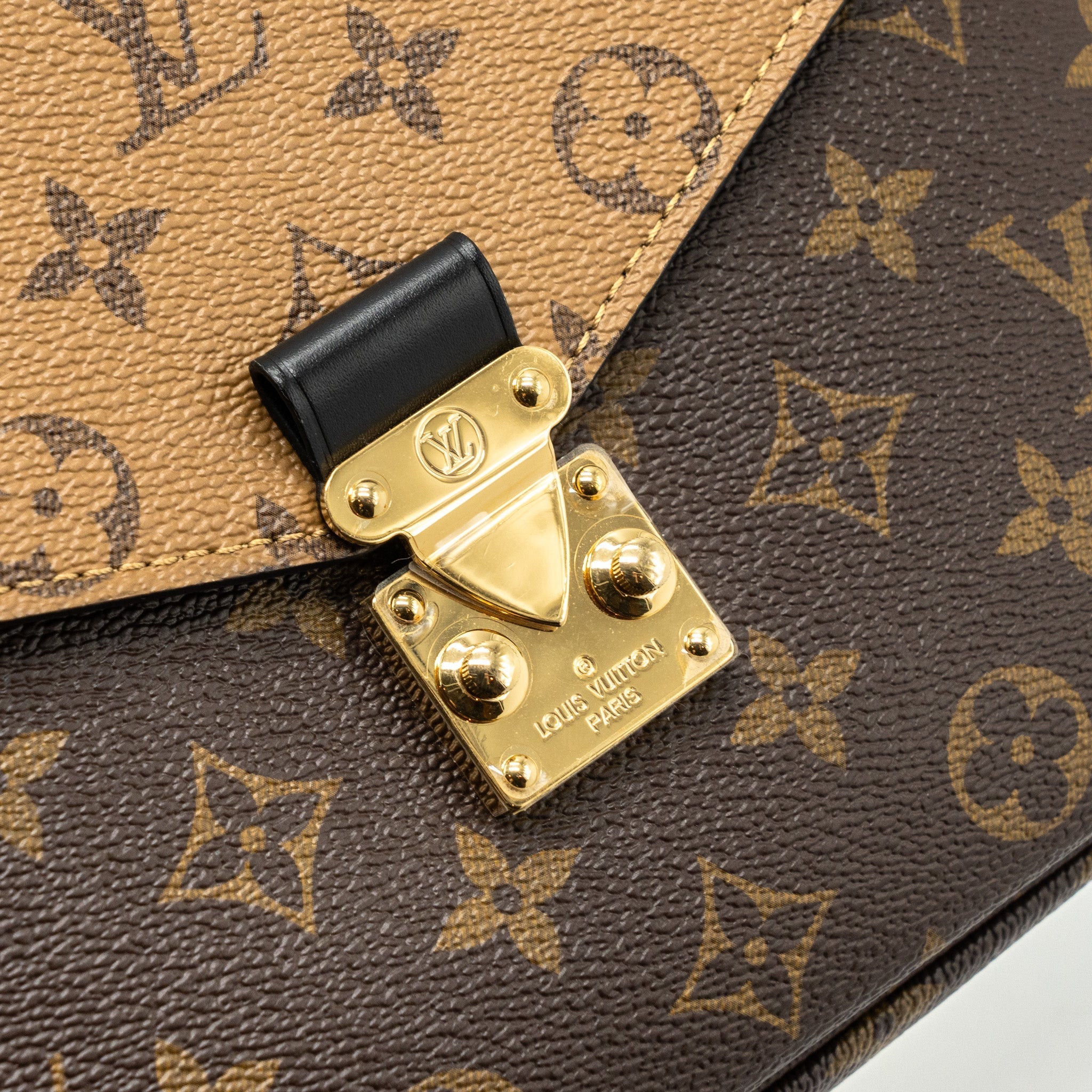 LOUIS VUITTON POCHETTE MÉTIS MONOGRAM REVERSE CANVAS GHW