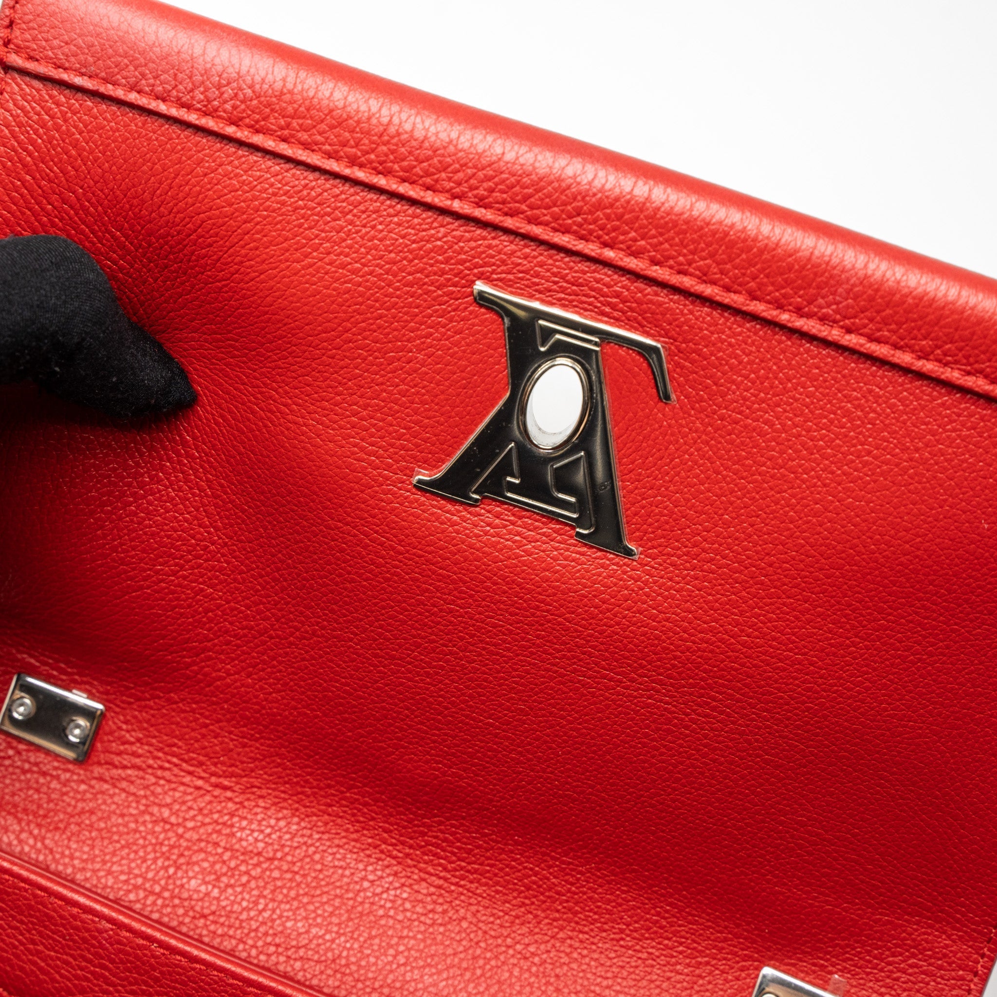 LOUIS VUITTON LOCKME II BB CALFSKIN RUBIS SHW