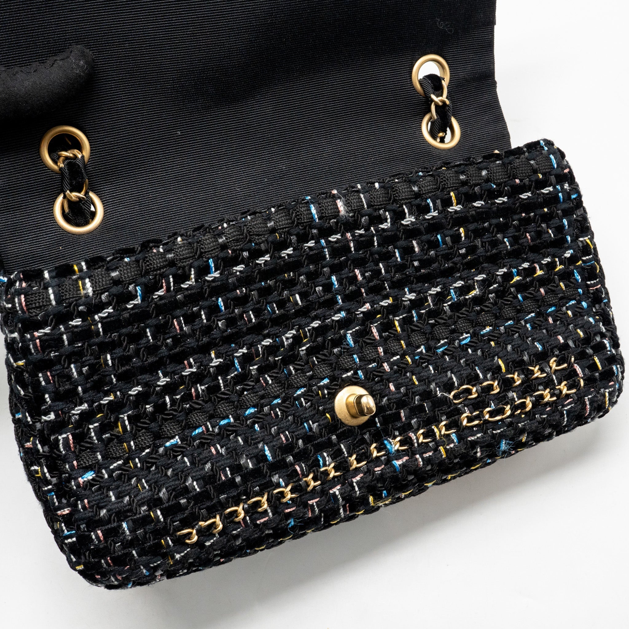 CHANEL MEDIUM SINGLE FLAP BAG TWEED BLACK GHW