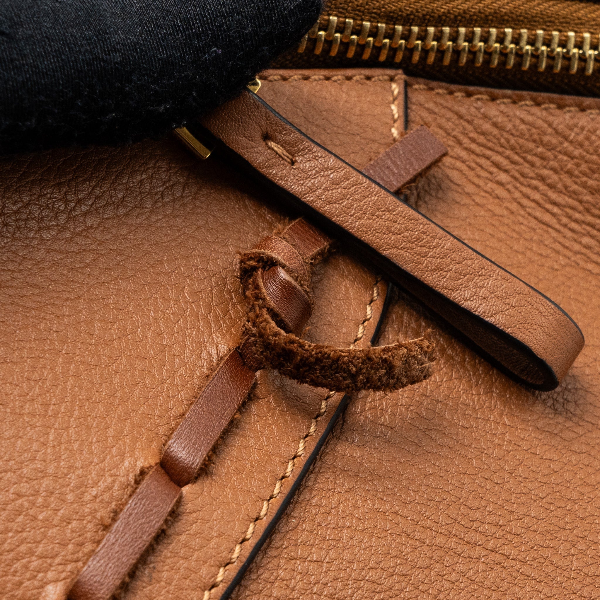 LOEWE SMALL HAMMOCK BAG CALFSKIN CARAMEL GHW