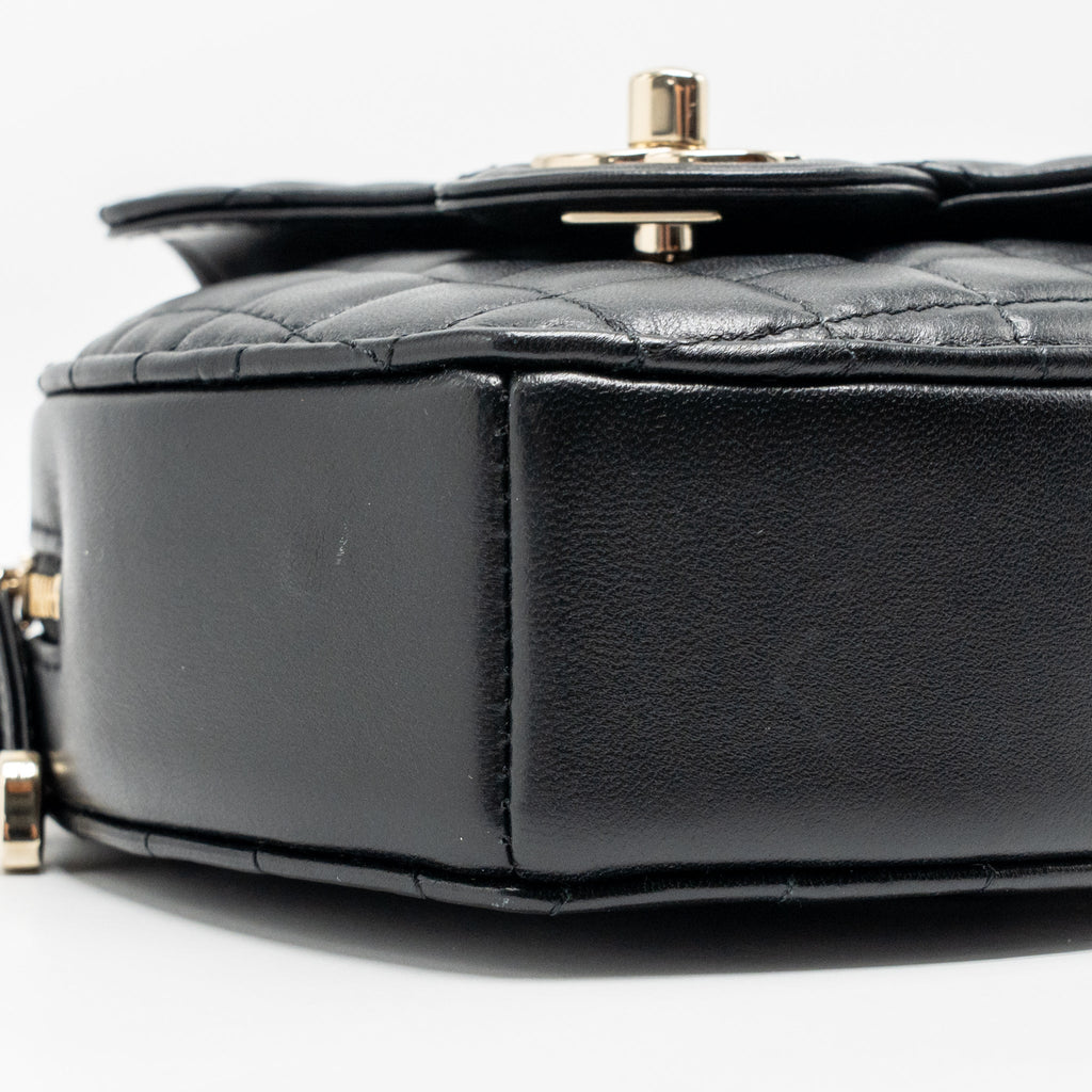 CHANEL 22S HEART BAG LAMBSKIN BLACK LGHW (MICROCHIP)