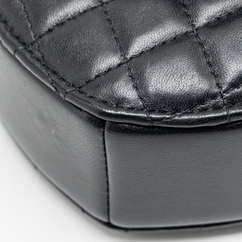 CHANEL 22S HEART BAG LAMBSKIN BLACK LGHW (MICROCHIP)