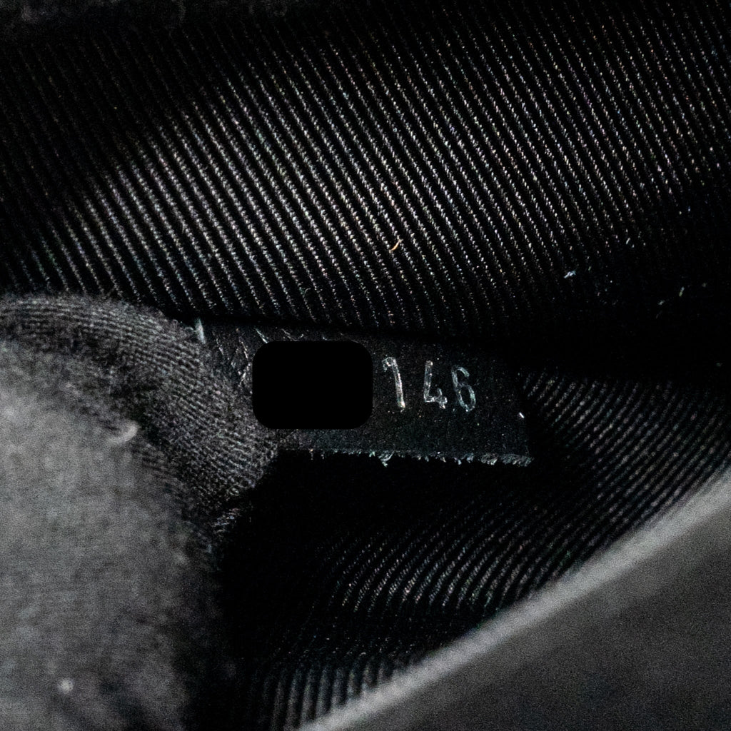 LOUIS VUITTON LOCK ME II CALFSKIN BLACK/VANILLA SHW