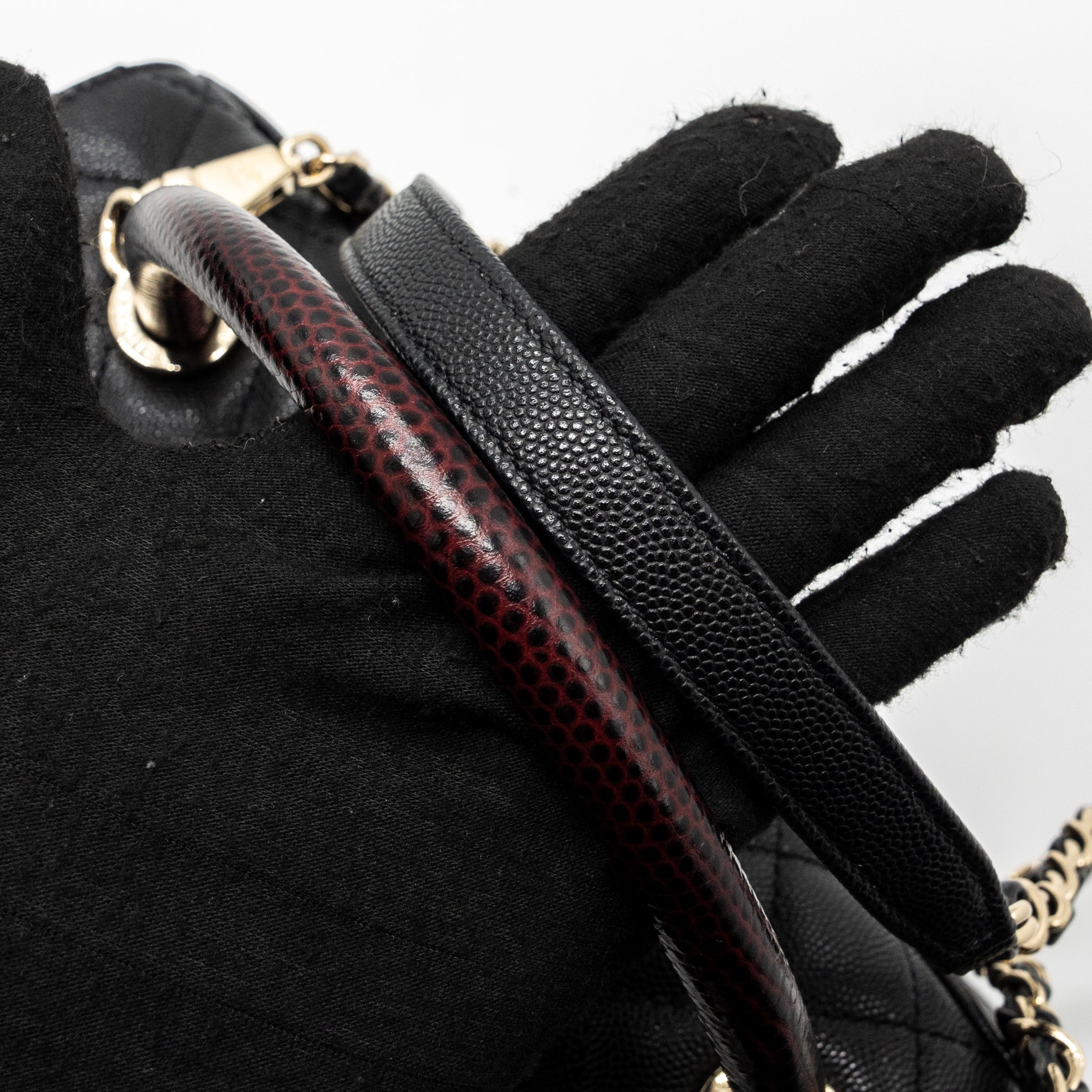 CHANEL MEDIUM COCO HANDLE LIZARD EMBOSSED HANDLE CAVIAR BLACK LGHW (MICROCHIP)