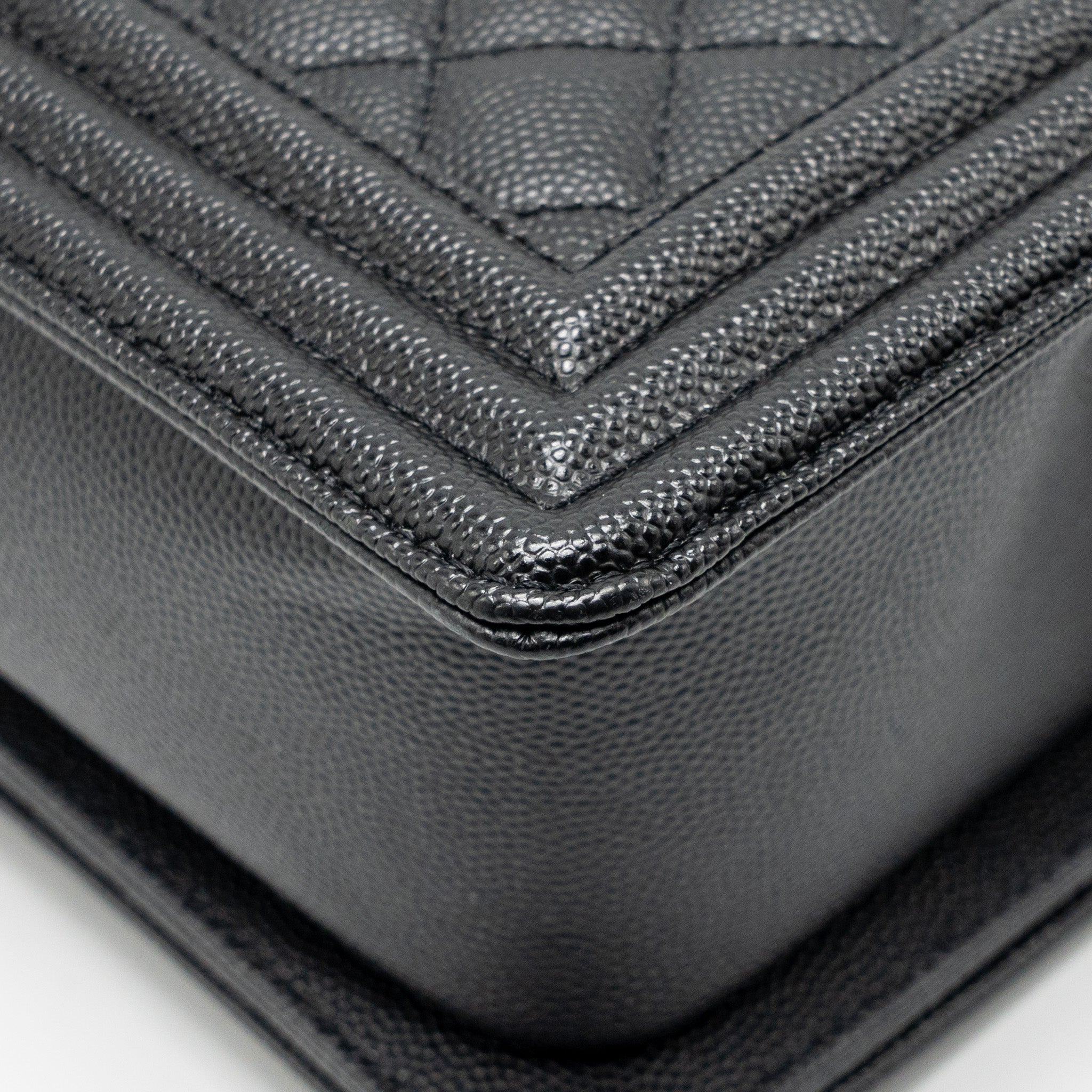 CHANEL MEDIUM BOY BAG CAVIAR BLACK RUTHENIUM HARDWARE