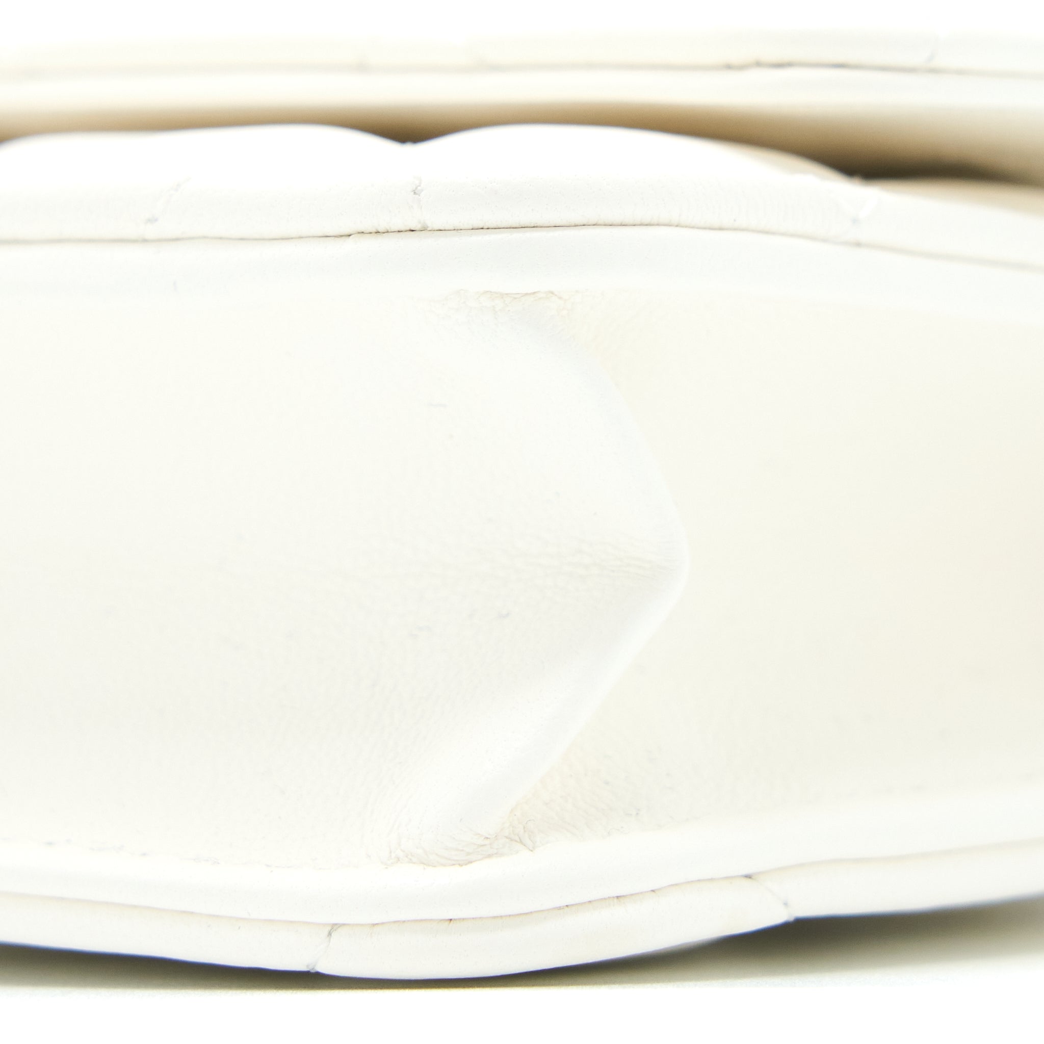 CHANEL PEARL CRUSH WALLET ON CHAIN LAMBSKIN WHITE GHW (MICROCHIP)
