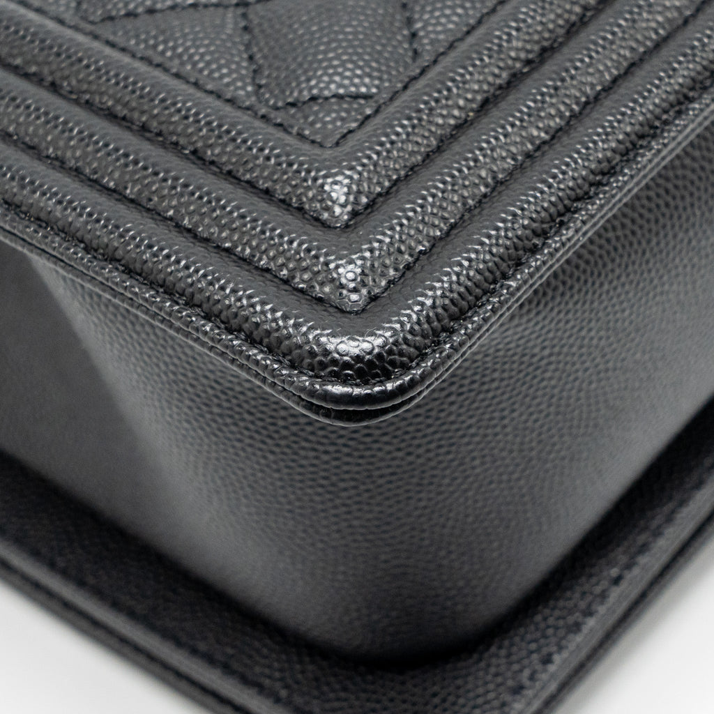 CHANEL MEDIUM BOY BAG CAVIAR BLACK RUTHENIUM HARDWARE