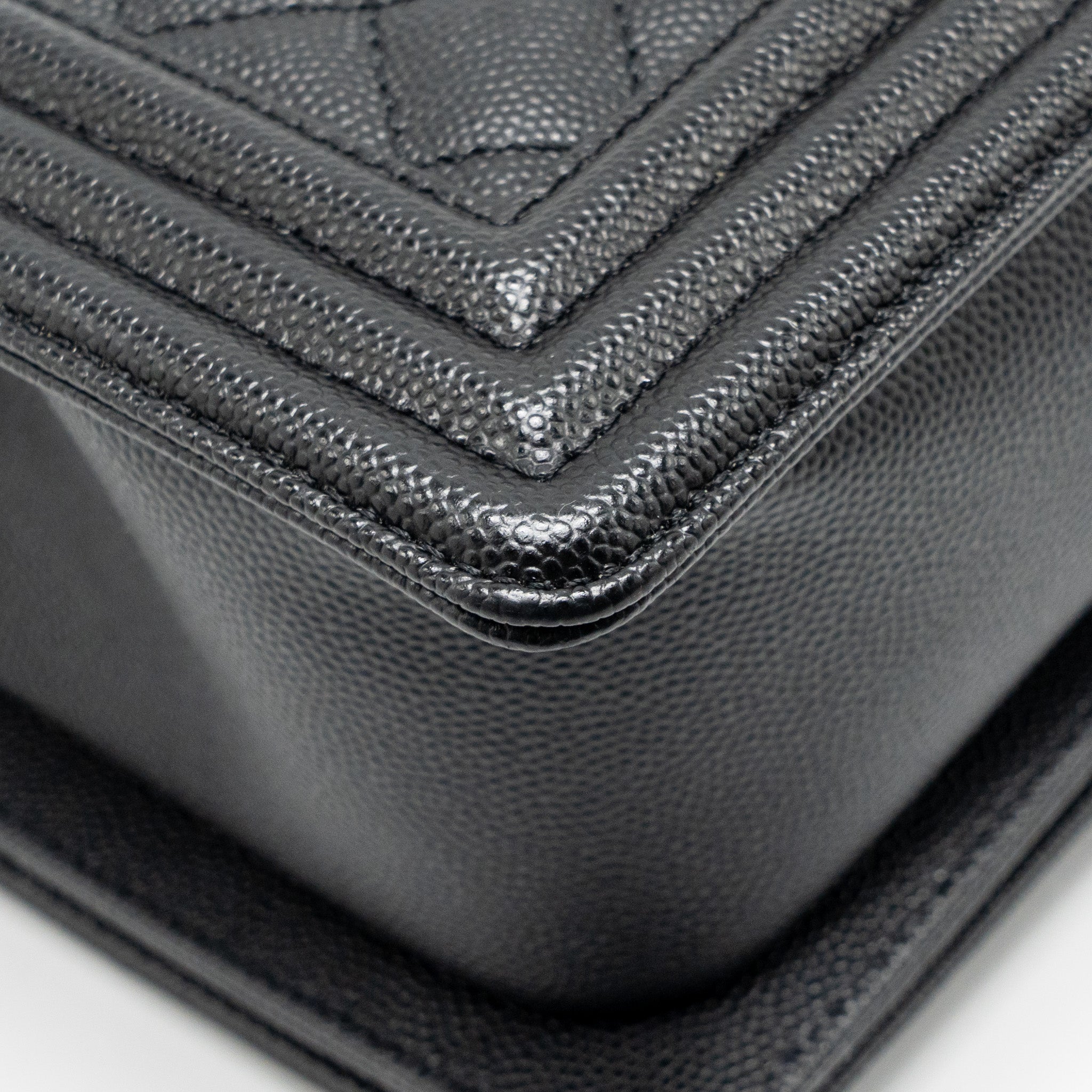 CHANEL MEDIUM BOY BAG CAVIAR BLACK RUTHENIUM HARDWARE