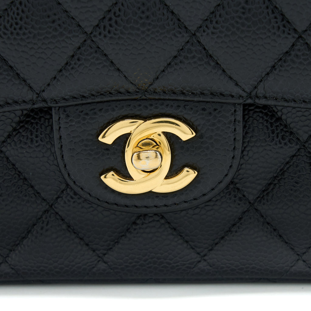 CHANEL MEDIUM CLASSIC DOUBLE FLAP BAG CAVIAR BLACK GHW