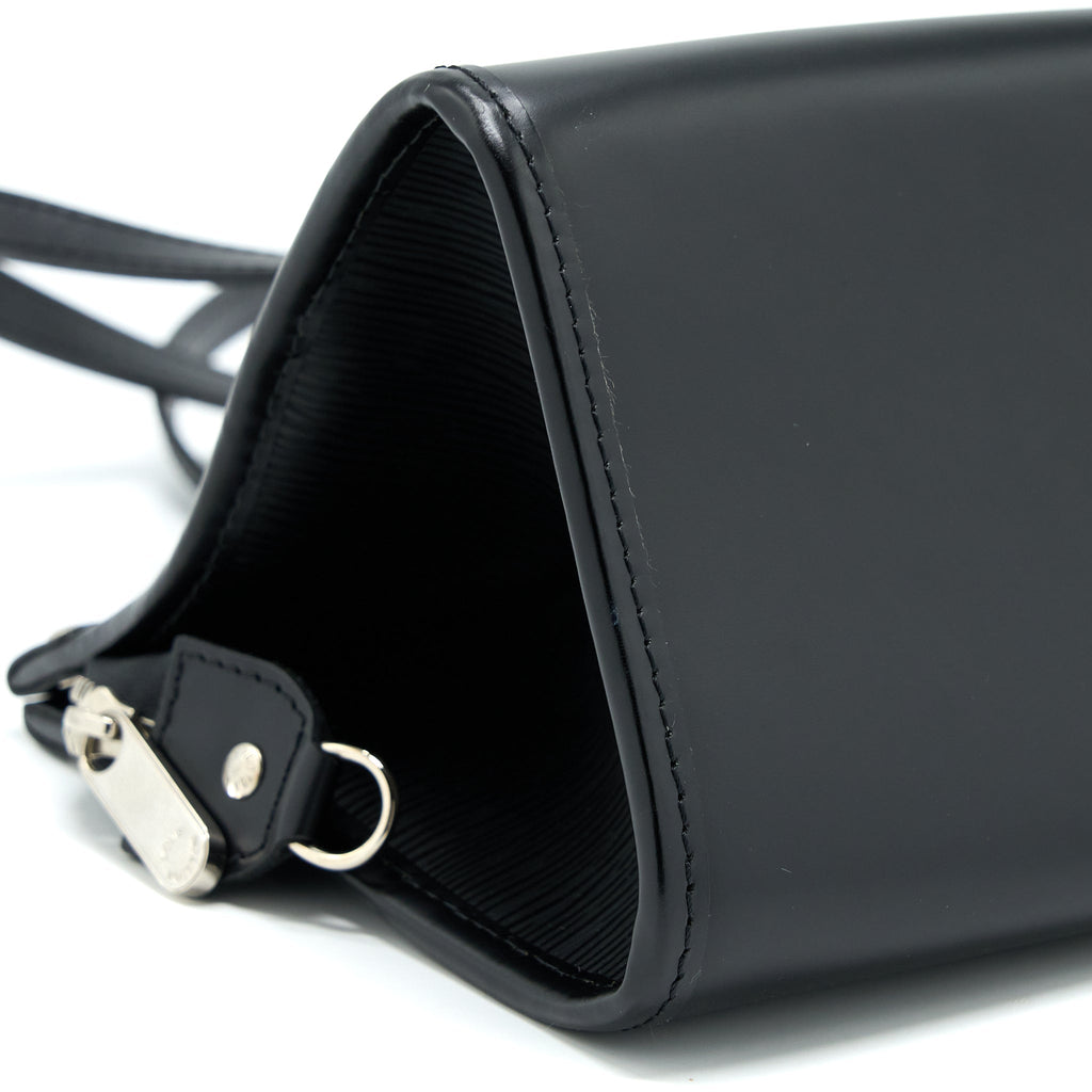 LOUIS VUITTON MADELEINE PM EPI BLACK SHW