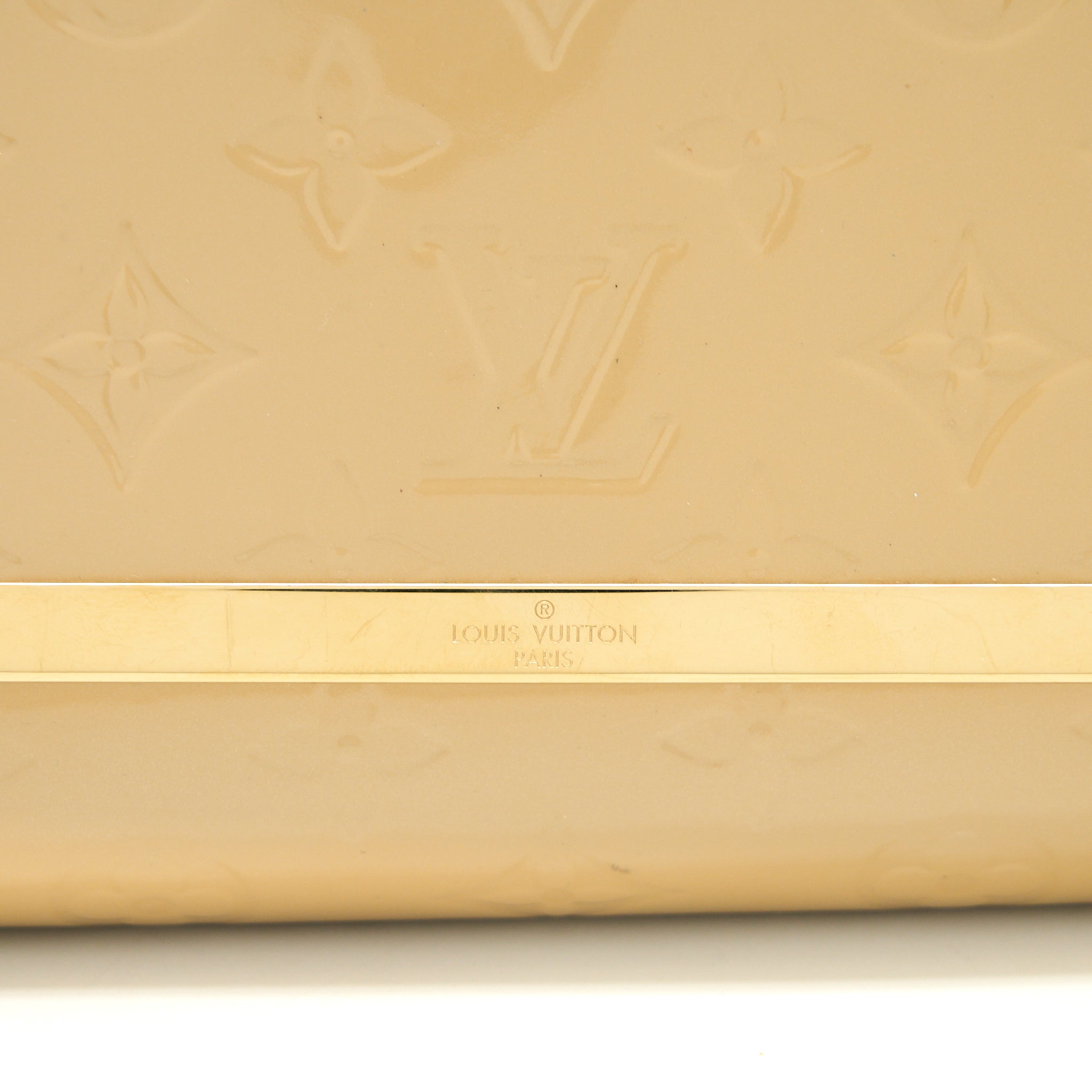 LOUIS VUITTON ANA VERNIS CLUTCH WITH CHAIN PATENT BEIGE GHW