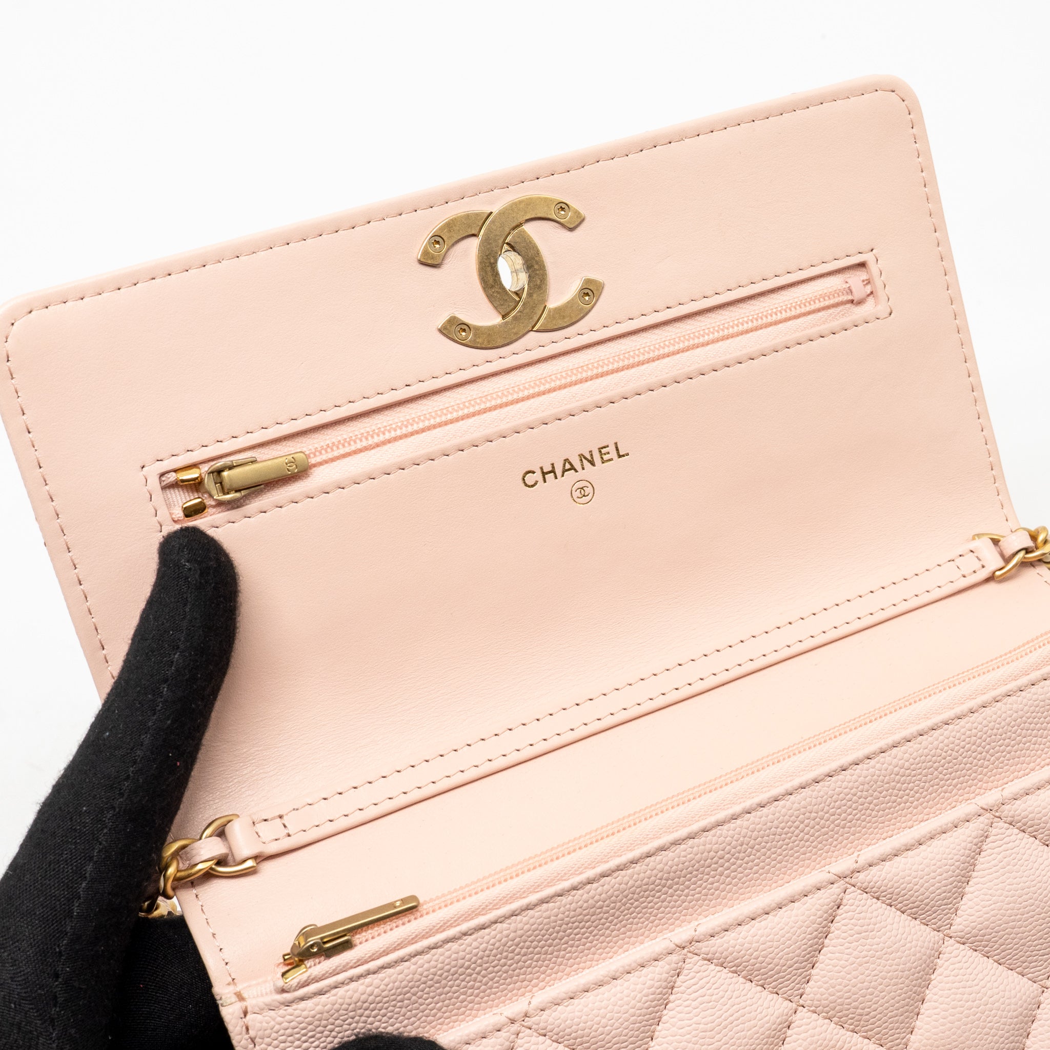 CHANEL CAMELLIA TURNLOCK WALLET ON CHAIN CAVIAR LIGHT PINK GHW (MICROCHIP)