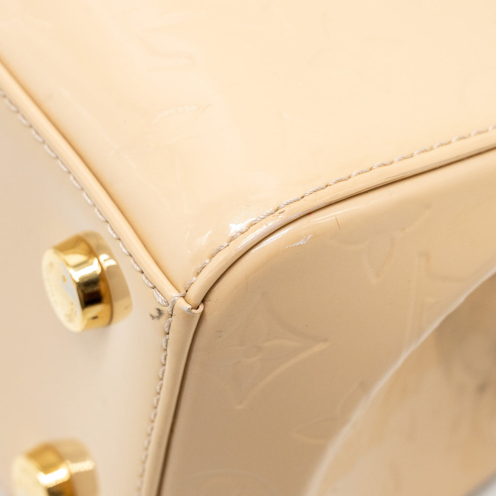 LOUIS VUITTON VERNIS BREA MM PATENT MONOGRAM BEIGE GHW