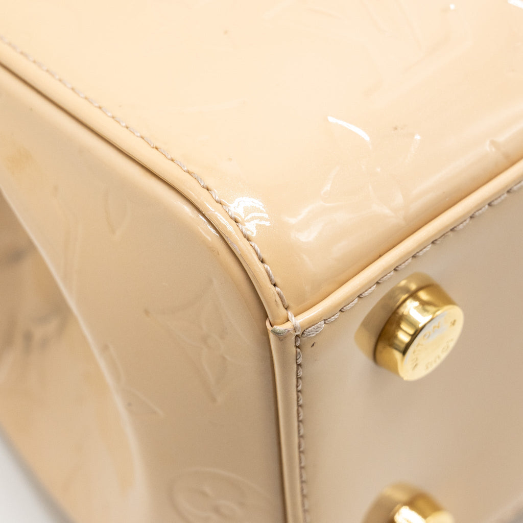 LOUIS VUITTON VERNIS BREA MM PATENT MONOGRAM BEIGE GHW