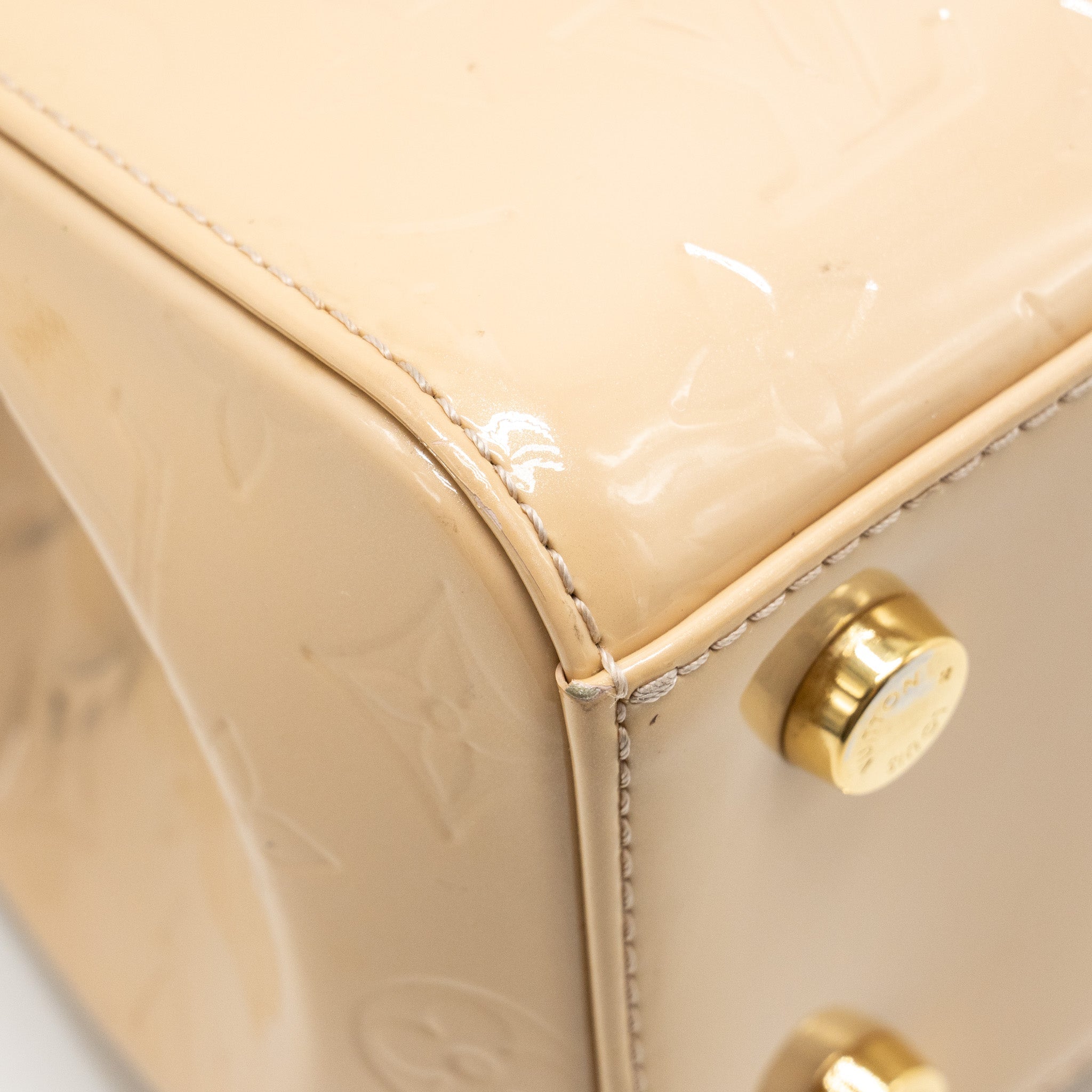 LOUIS VUITTON VERNIS BREA MM PATENT MONOGRAM BEIGE GHW
