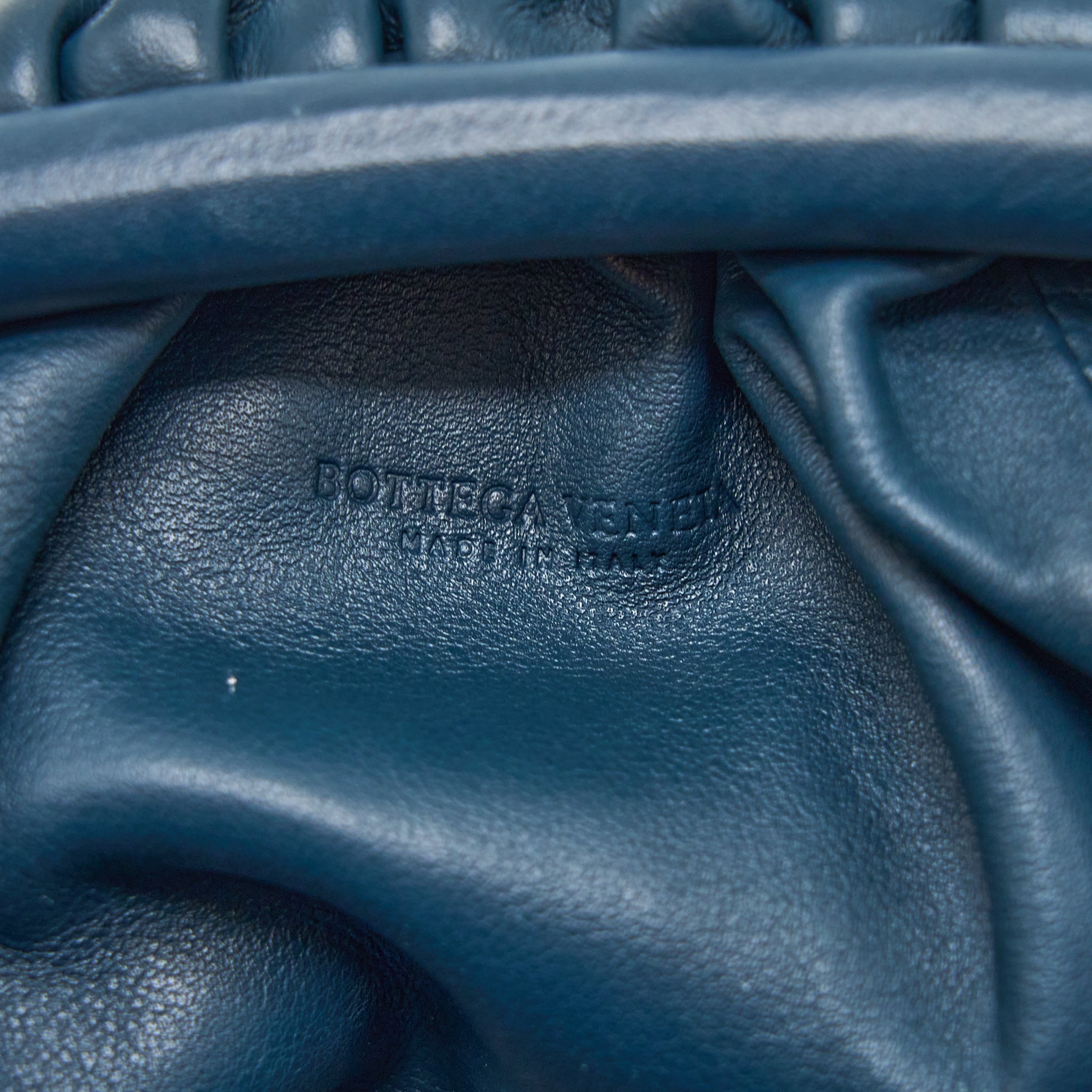 BOTTEGA VENETA MINI POUCH CALFSKIN DARK BLUE SHW