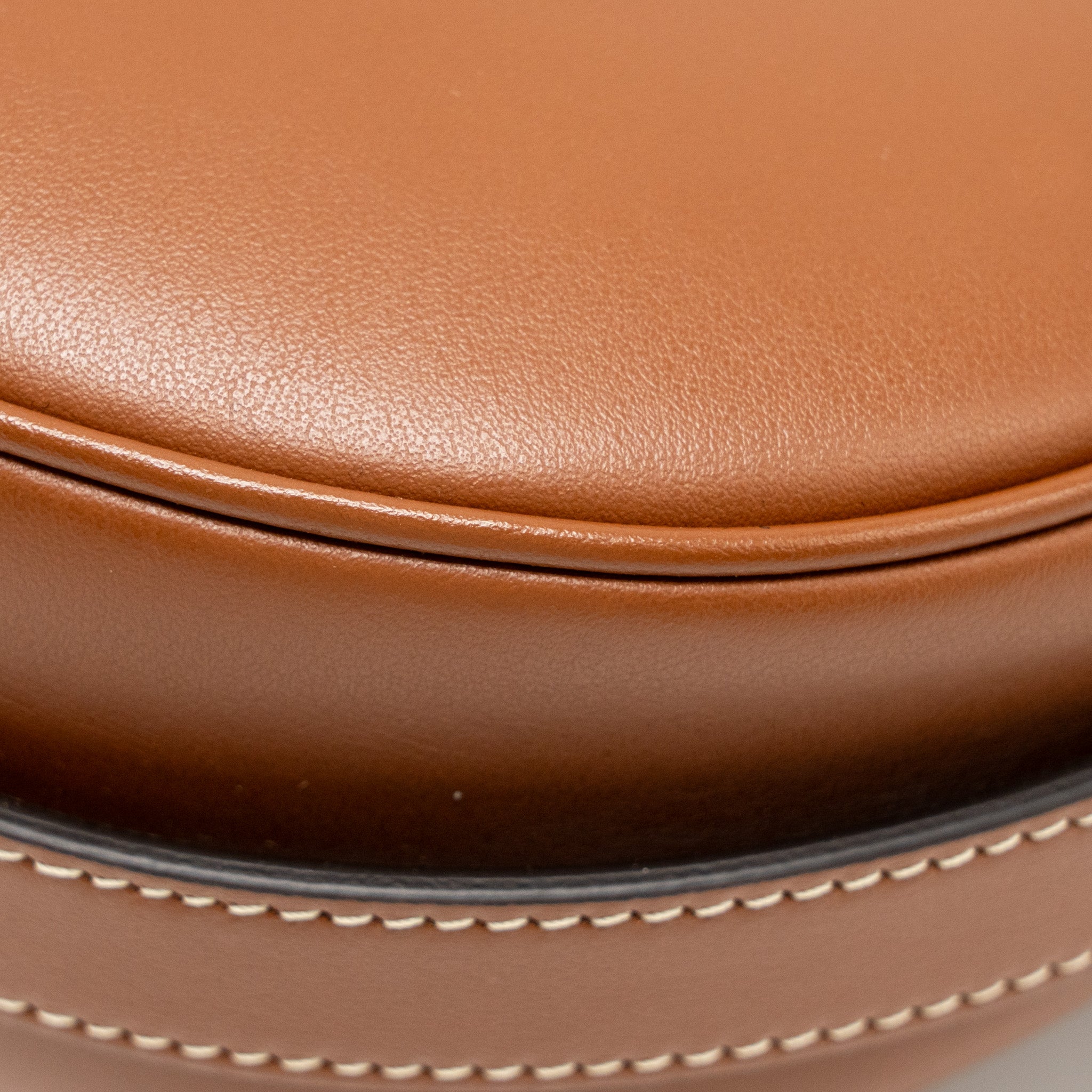 CELINE MEDIUM AVA STRAP BAG SMOOTH CALFSKIN TAN GHW