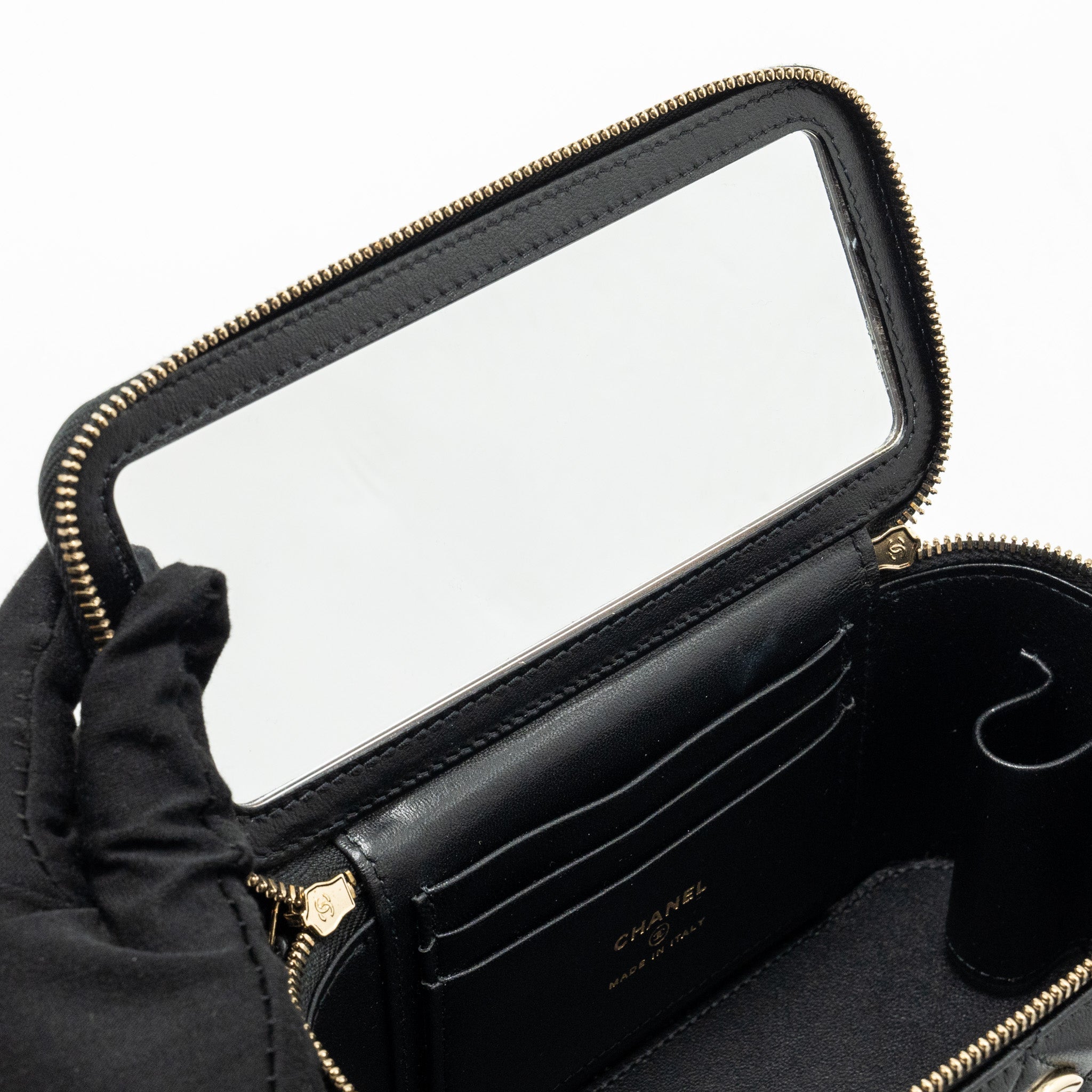 CHANEL TOP HANDLE LONG VANITY CASE LAMBSKIN BLACK LGHW (MICROCHIP)