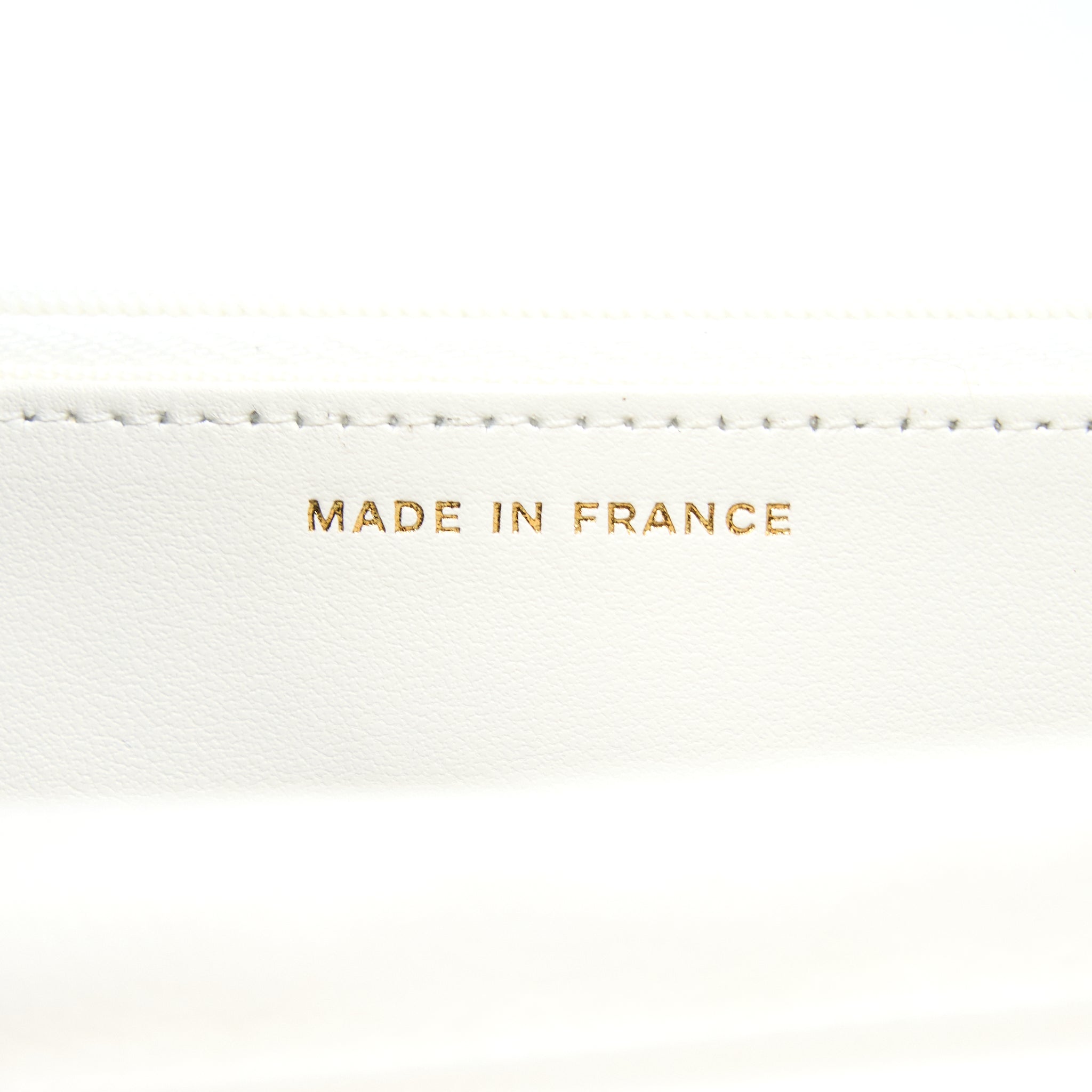 CHANEL CLASSIC WALLET ON CHAIN CAVIAR WHITE LGHW (MICROCHIP)