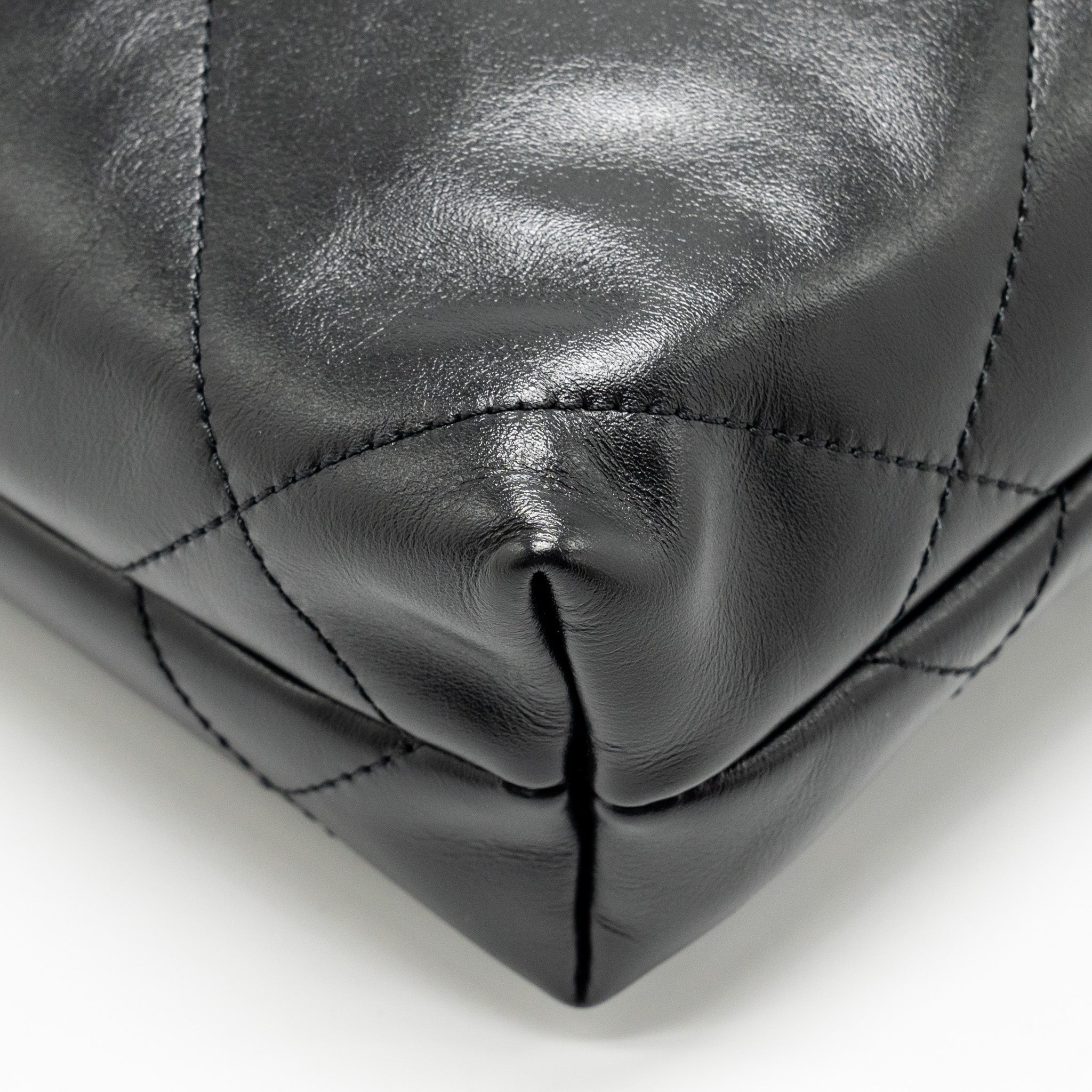 CHANEL MINI 22 BAG SHINY CALFSKIN BLACK GHW (MICROCHIP)
