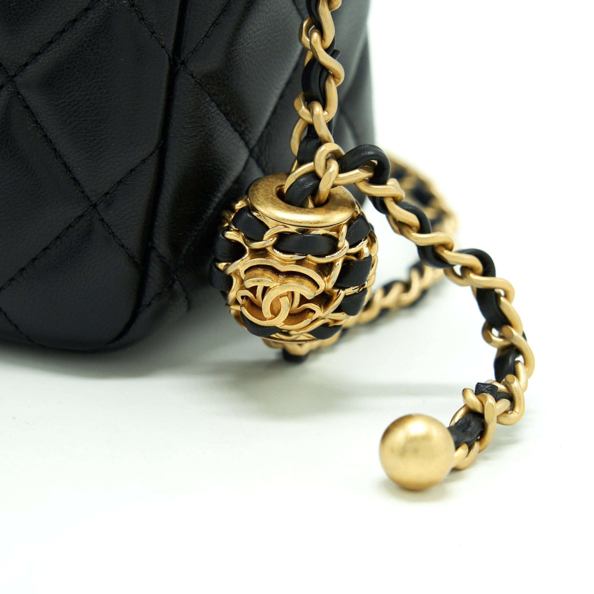 CHANEL 22S PEARL CRUSH HOBO BAG LAMBSKIN BLACK GHW (MICROCHIP)