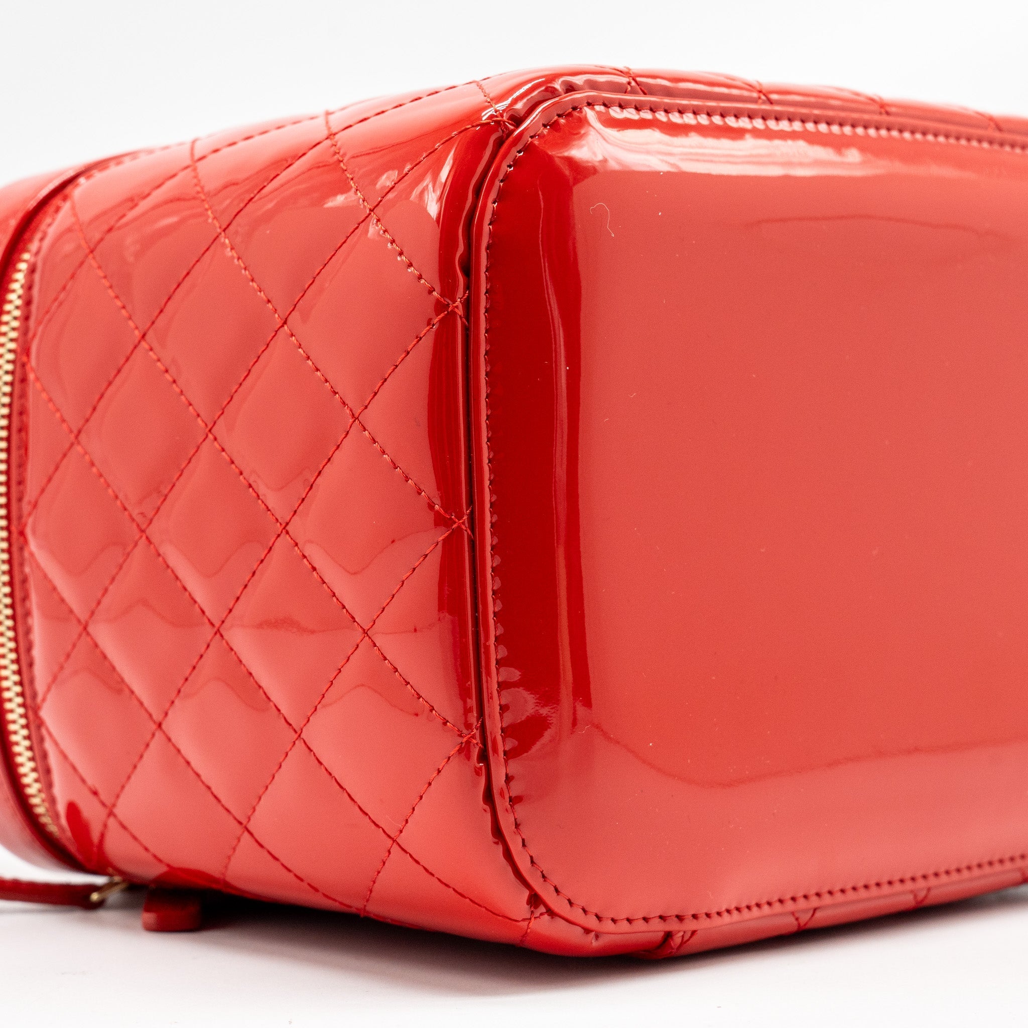 CHANEL LARGE VANITY POUCH PATENT RED GHW