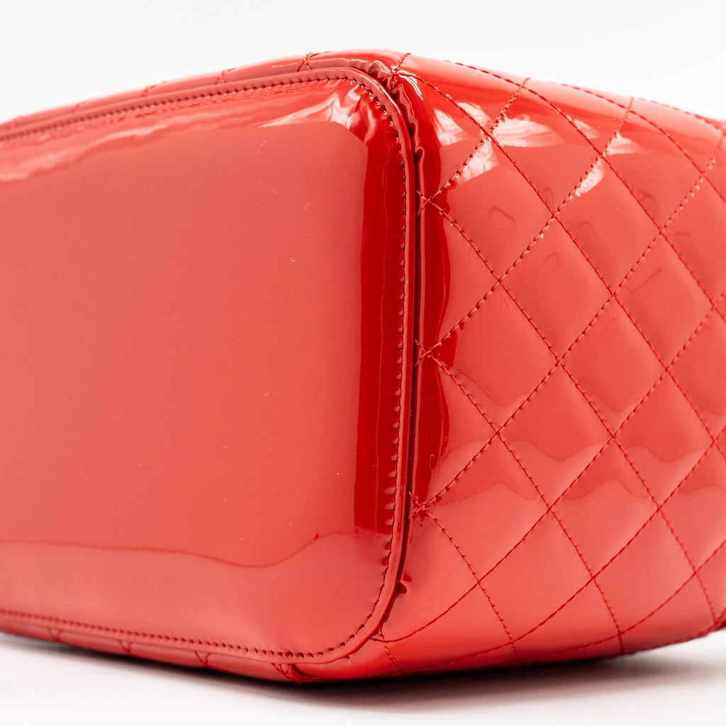 CHANEL LARGE VANITY POUCH PATENT RED GHW