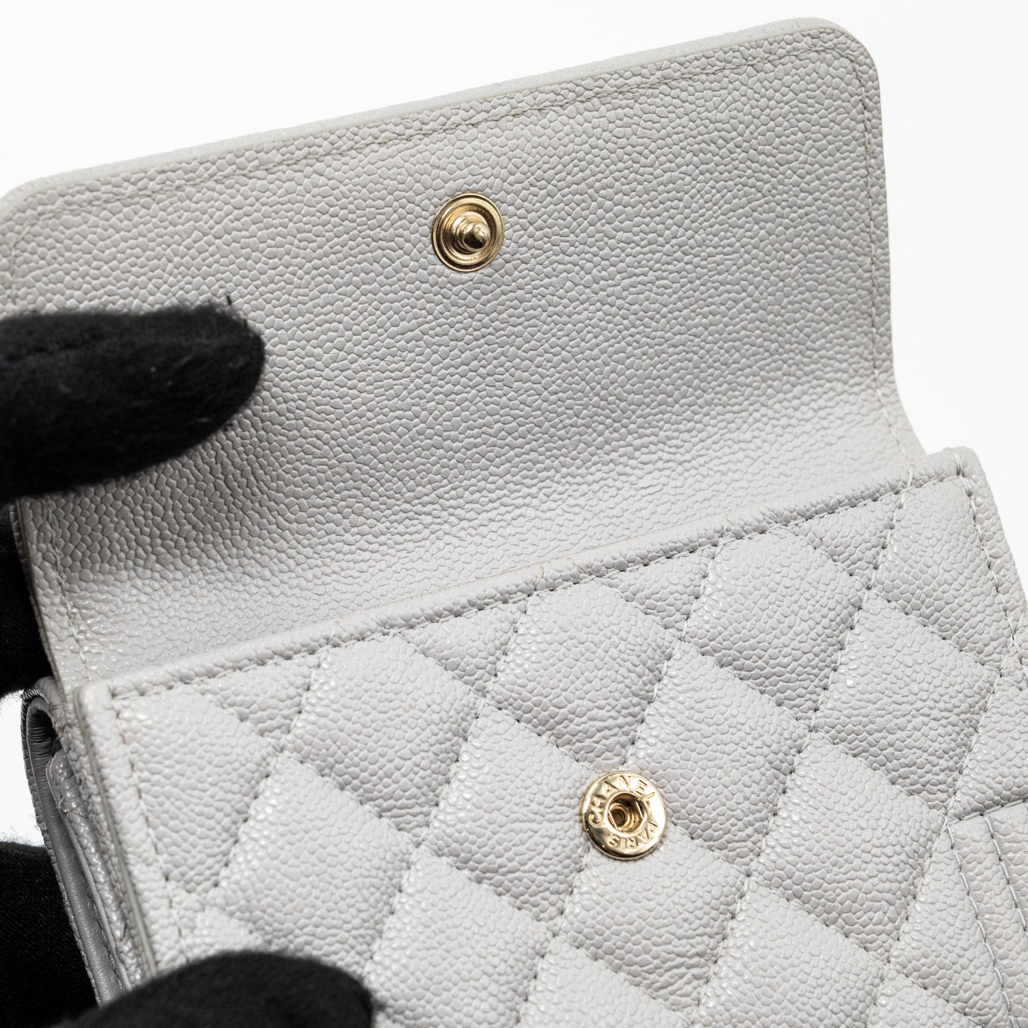CHANEL COMPACT WALLET CAVIAR LIGHT GREY LGHW