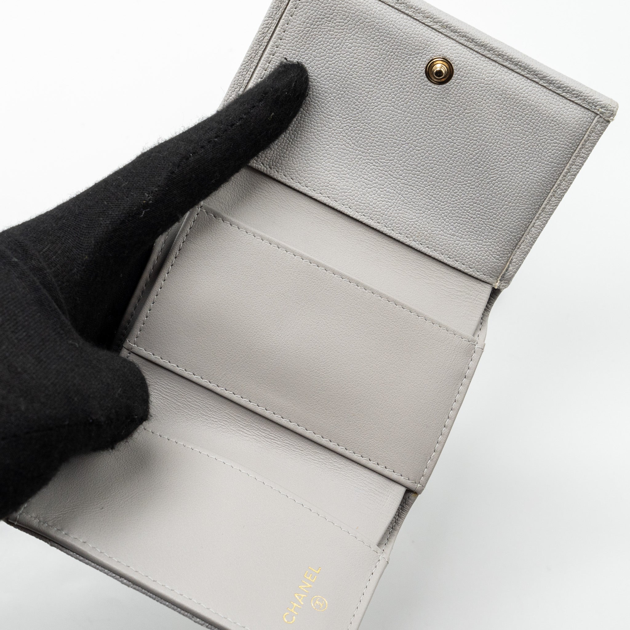 CHANEL COMPACT WALLET CAVIAR LIGHT GREY LGHW
