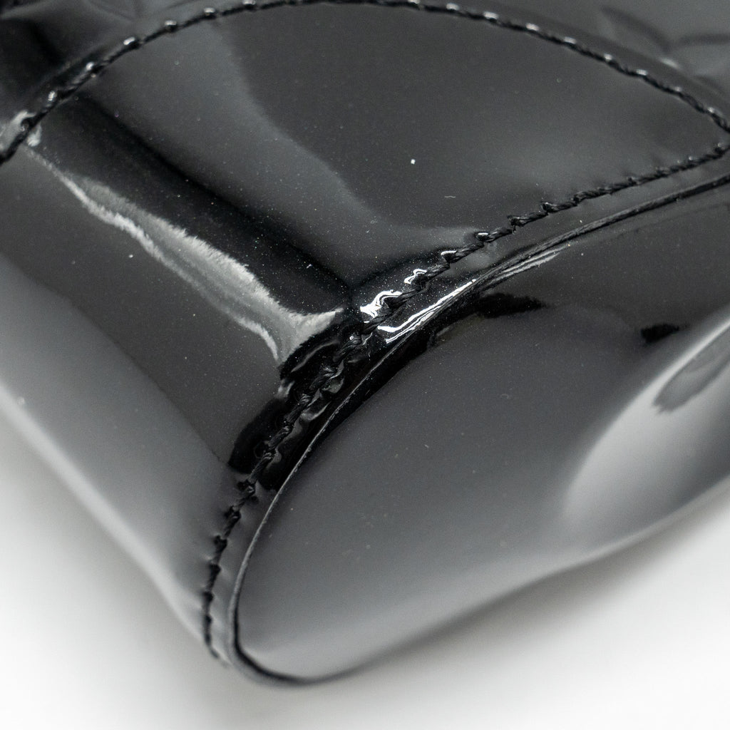 LOUIS VUITTON VERNIS SANTA MONICA CLUTCH PATENT BLACK GHW
