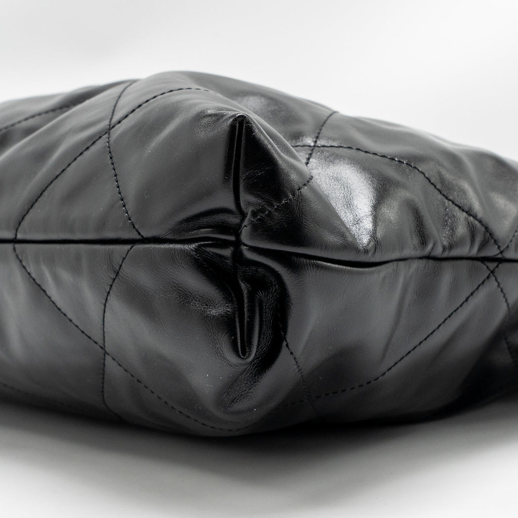 CHANEL MEDIUM 22 BAG SHINY CALFSKIN BLACK GHW (MICROCHIP)