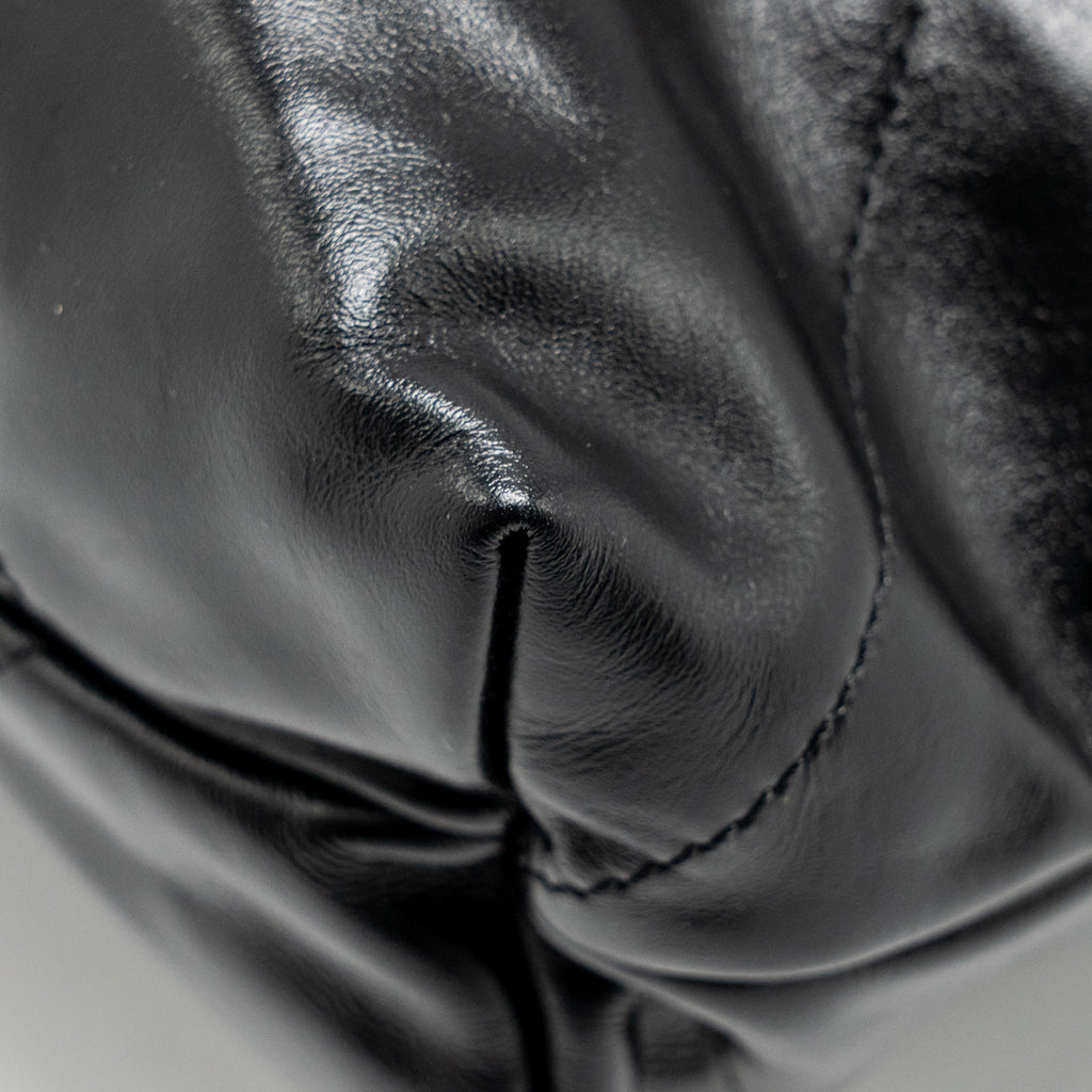 CHANEL MEDIUM 22 BAG SHINY CALFSKIN BLACK GHW (MICROCHIP)