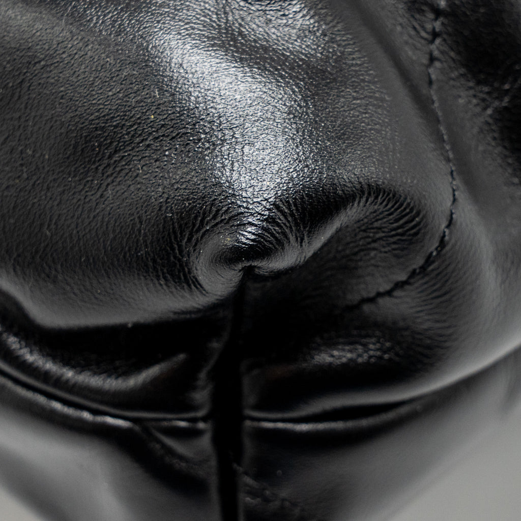 CHANEL MEDIUM 22 BAG SHINY CALFSKIN BLACK GHW (MICROCHIP)