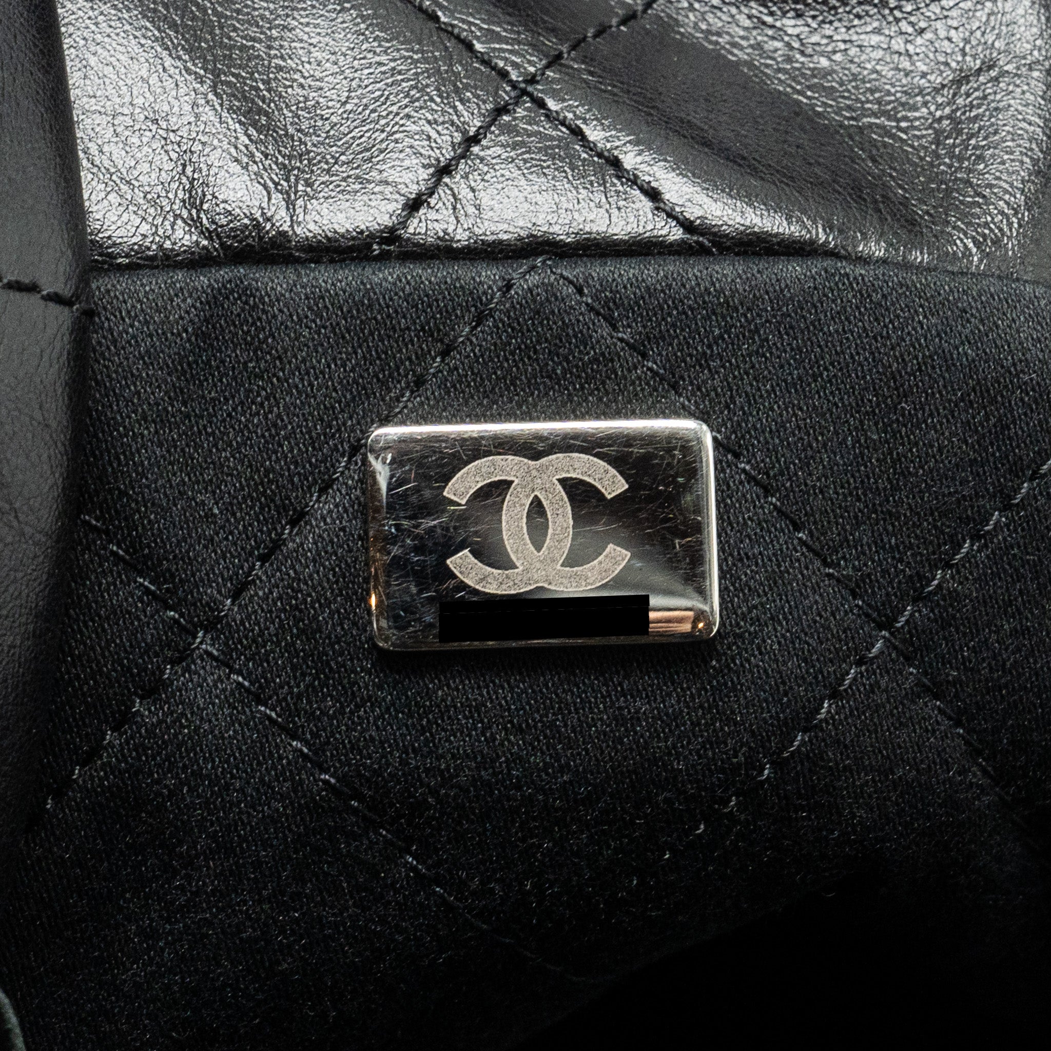 CHANEL MEDIUM 22 BAG CALFSKIN SO BLACK (MICROCHIP)