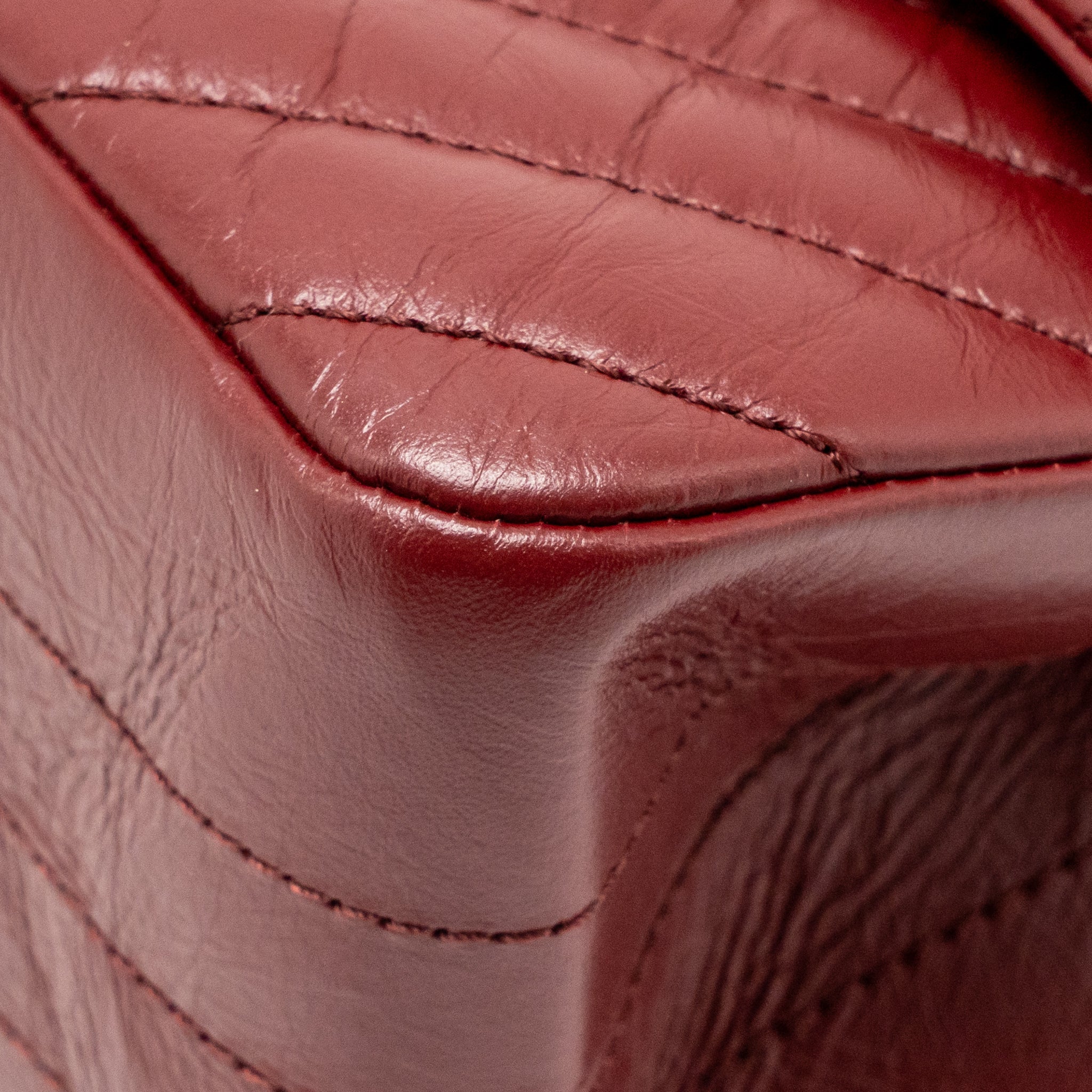 CHANEL 2.55 226 REISSUE DOUBLE FLAP BAG CHEVRON AGED CALFSKIN RED GHW