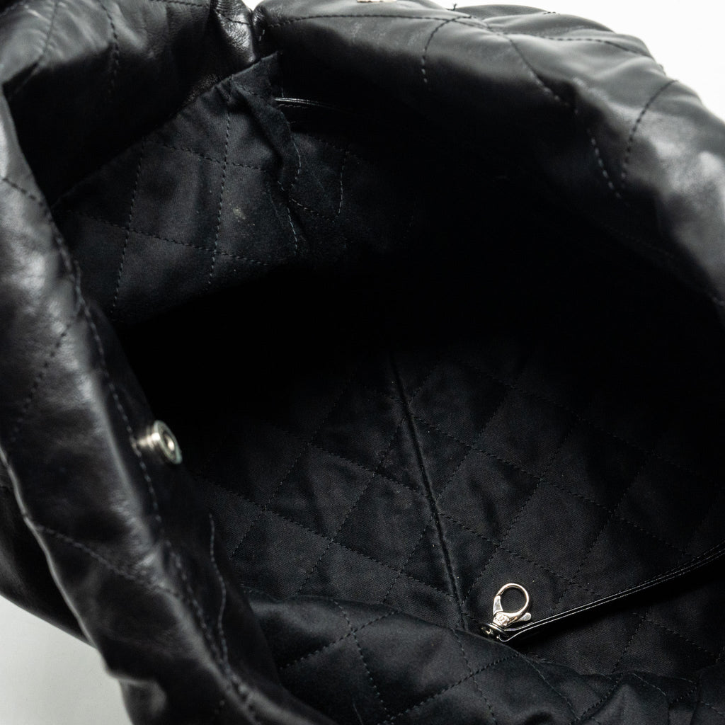 CHANEL MEDIUM 22 BAG CALFSKIN SO BLACK (MICROCHIP)