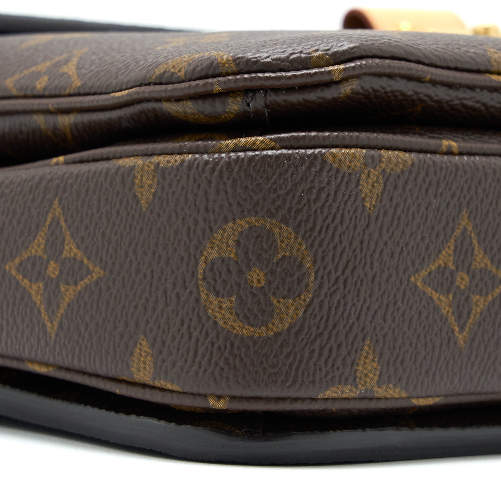 LOUIS VUITTON POCHETTE MÉTIS MONOGRAM CANVAS GHW