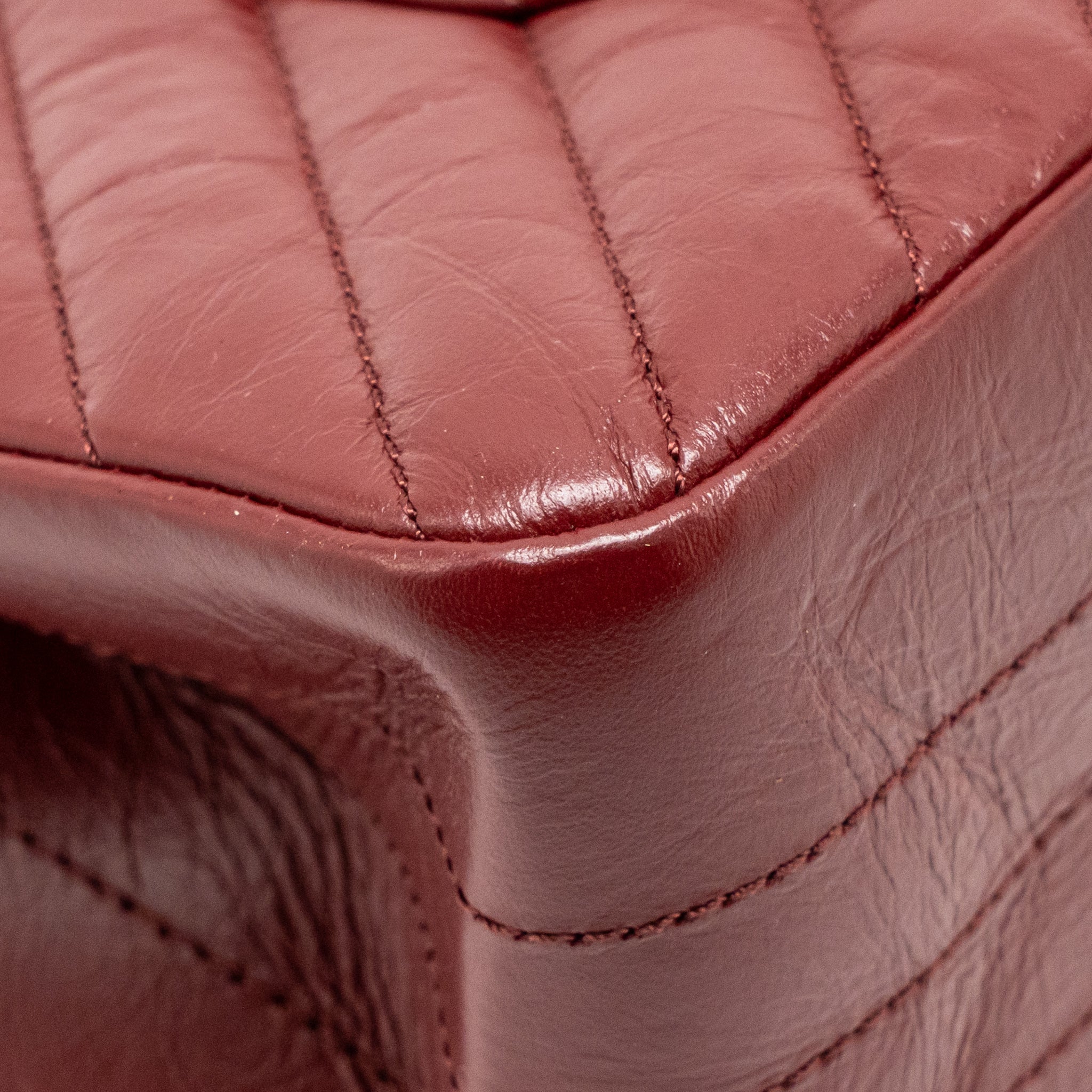 CHANEL 2.55 226 REISSUE DOUBLE FLAP BAG CHEVRON AGED CALFSKIN RED GHW