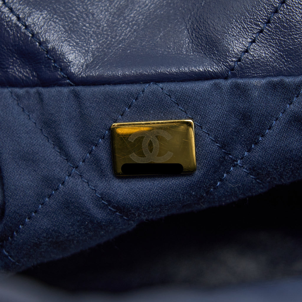CHANEL SMALL 22 BAG SHINY CALFSKIN NAVY GHW (MICROCHIP)