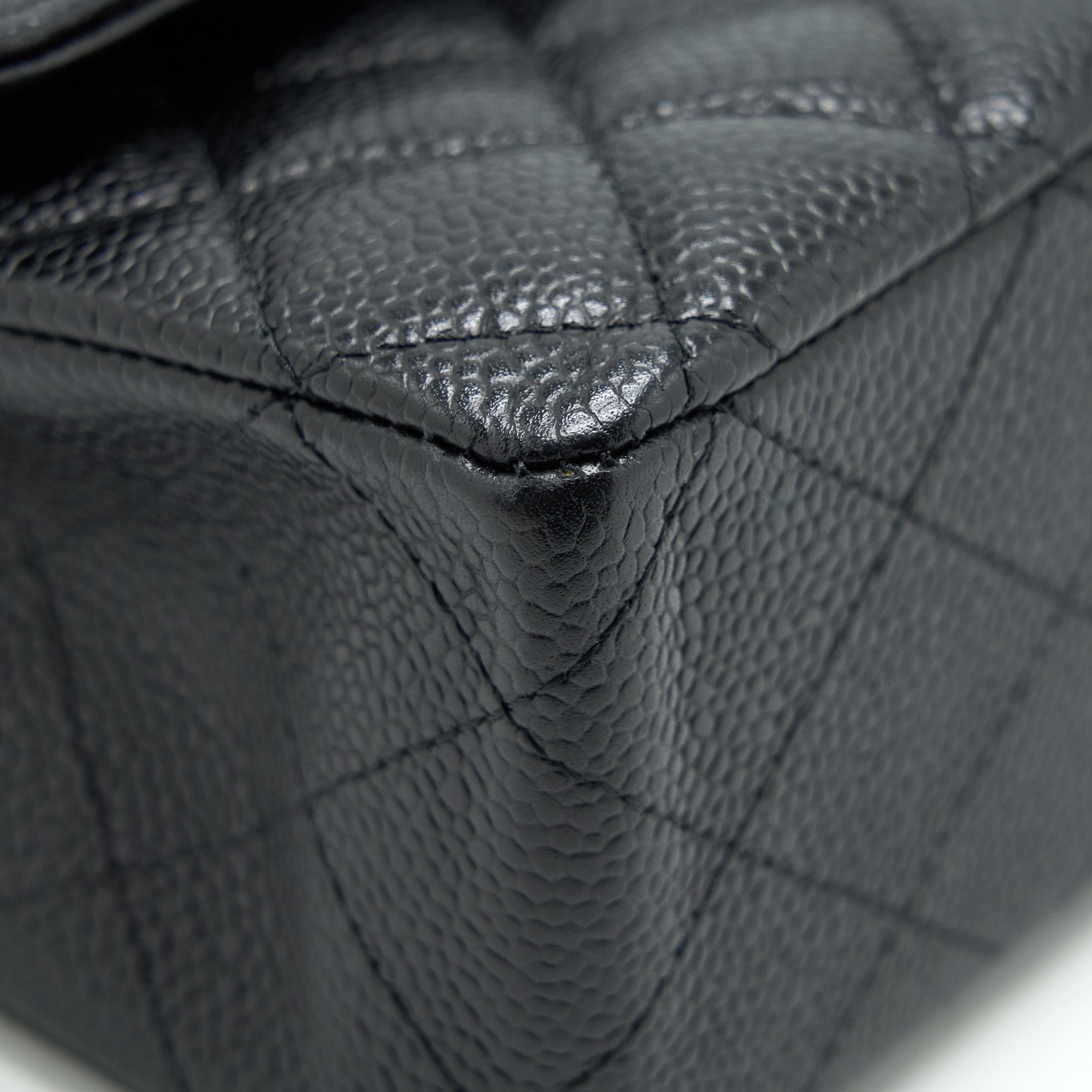 CHANEL CLASSIC DOUBLE FLAP MEDIUM BLACK CAVIAR GHW