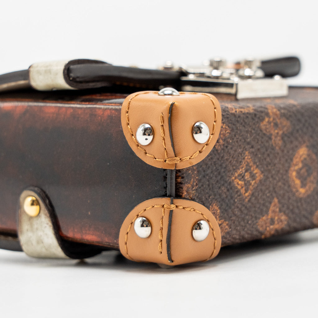 LOUIS VUITTON ESSENTIAL TRUNK MINI BAG/BAG CHARM MONOGRAM CANVAS MULTICOLOUR HARDWARE