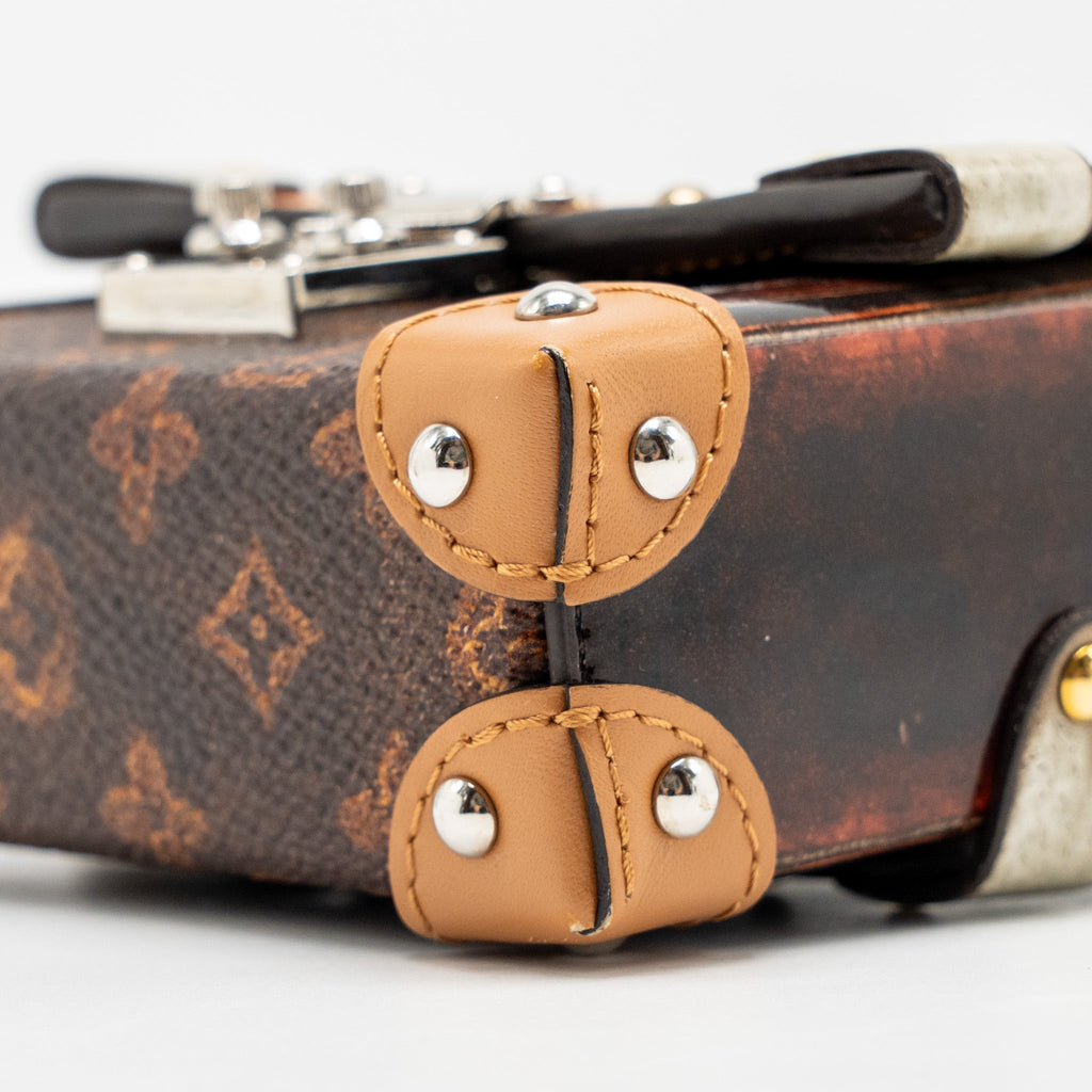 LOUIS VUITTON ESSENTIAL TRUNK MINI BAG/BAG CHARM MONOGRAM CANVAS MULTICOLOUR HARDWARE