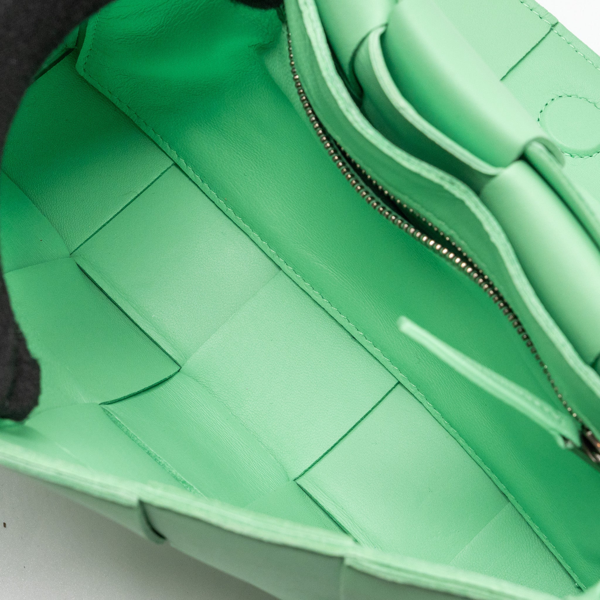 BOTTEGA VENETA CLASSIC CASSETTE BAG LAMBSKIN LIGHT GREEN SHW