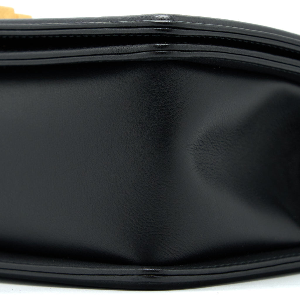 CHANEL MEDIUM BOY BAG CALFSKIN BLACK BRUSHED GHW